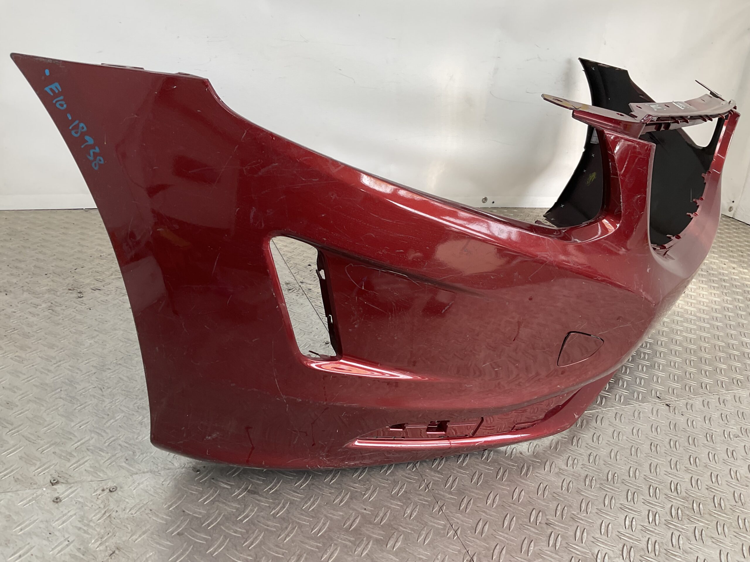 Bumper Volvo XC60 2014 31323765 Voorbumper E10-18938B