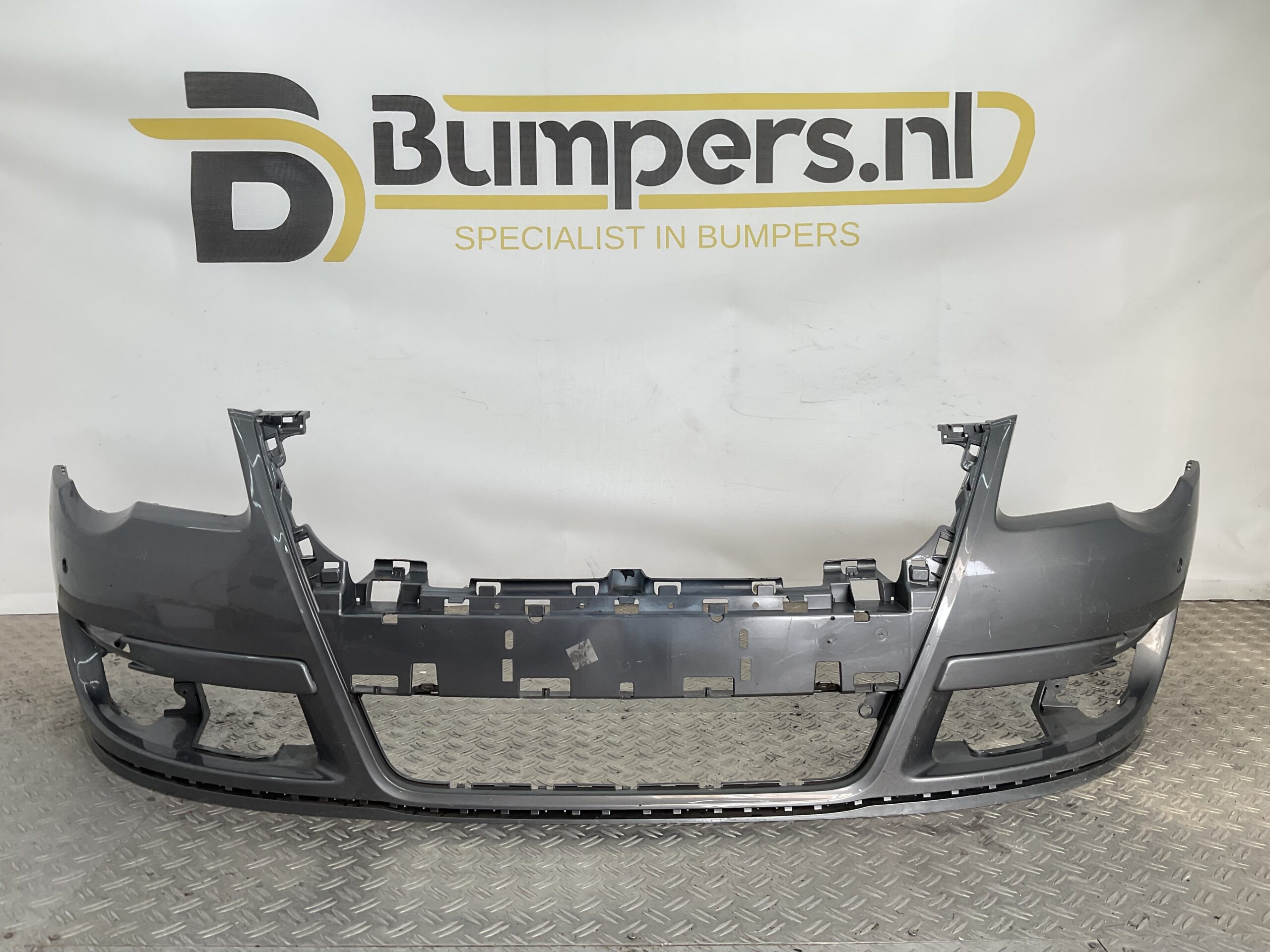 Bumper Volkswagen PASSAT B6 2010 3C0807221C Voorbumper H10-18952