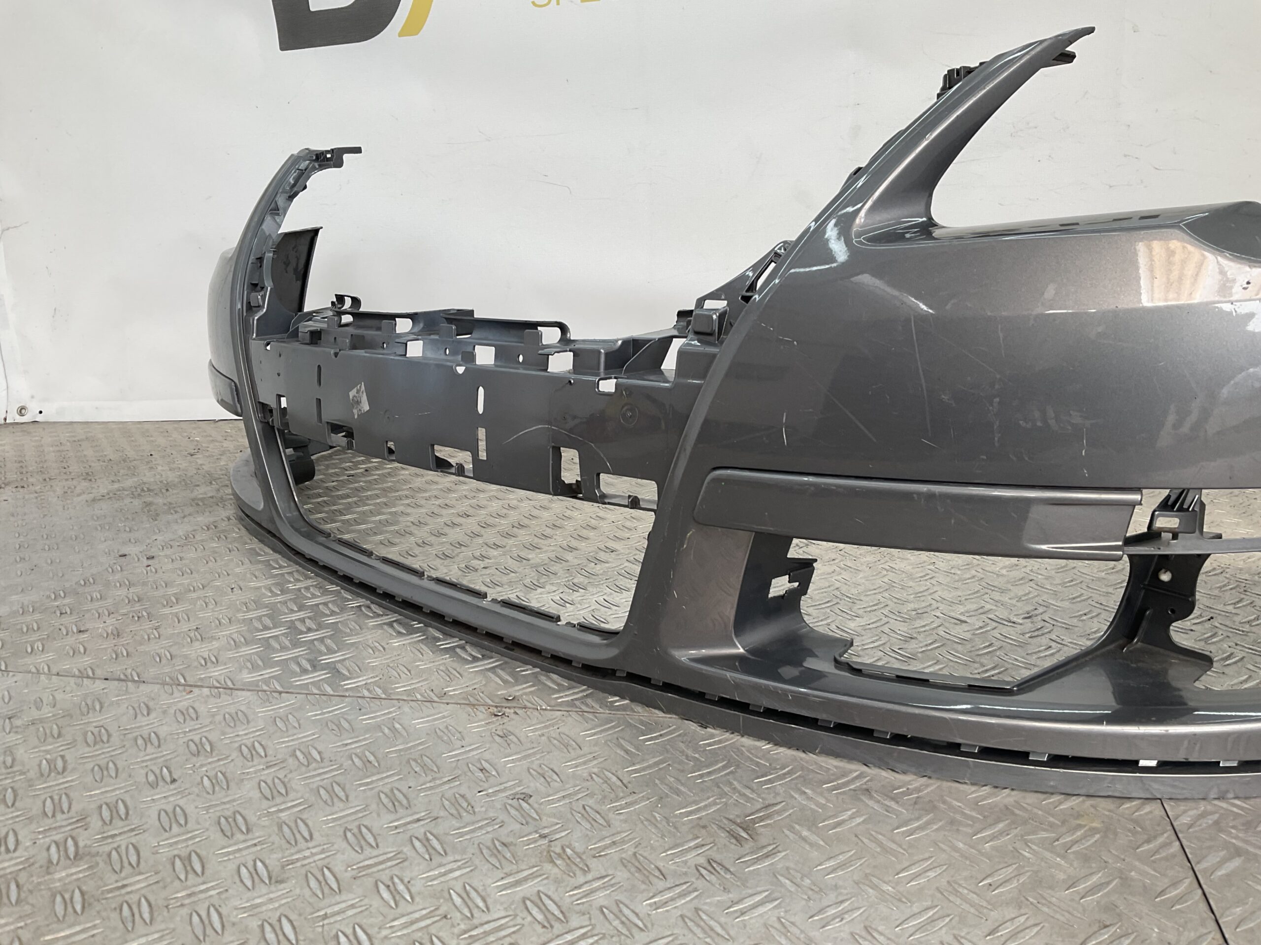 Bumper Volkswagen PASSAT B6 2010 3C0807221C Voorbumper H10-18952