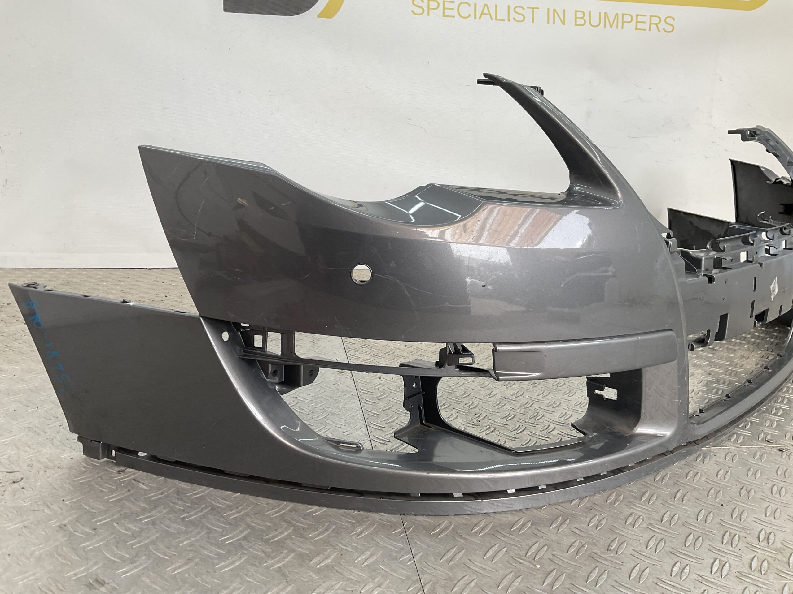 Bumper Volkswagen PASSAT B6 2010 3C0807221C Voorbumper H10-18952