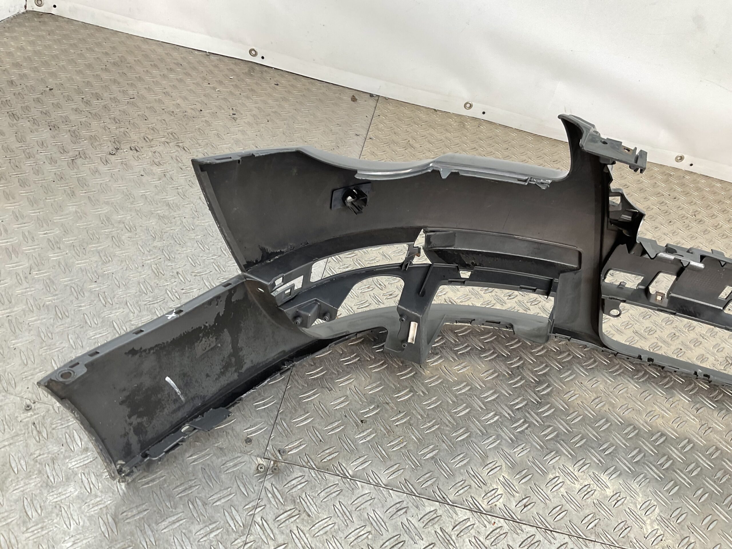 Bumper Volkswagen PASSAT B6 2010 3C0807221C Voorbumper H10-18952