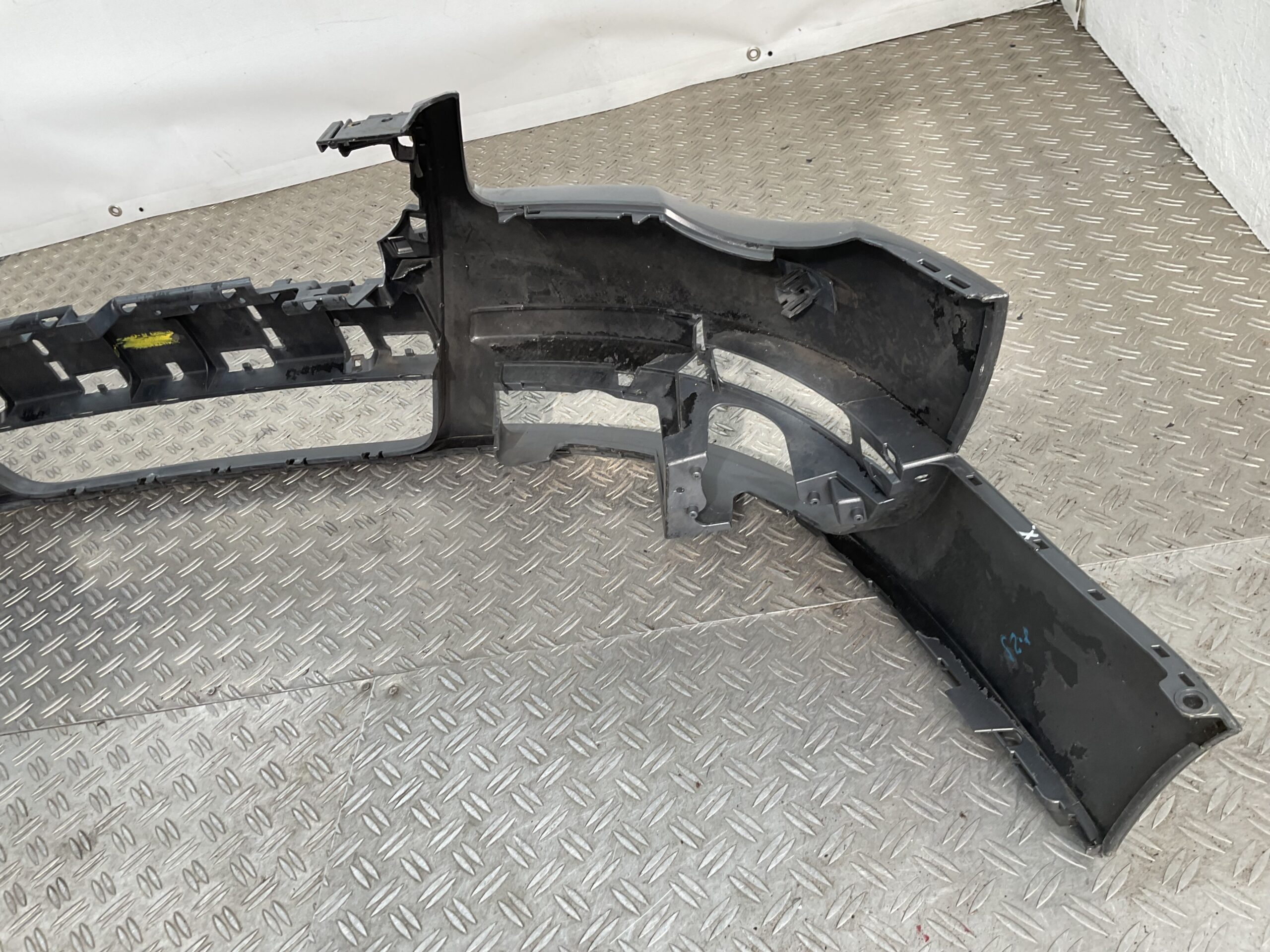 Bumper Volkswagen PASSAT B6 2010 3C0807221C Voorbumper H10-18952