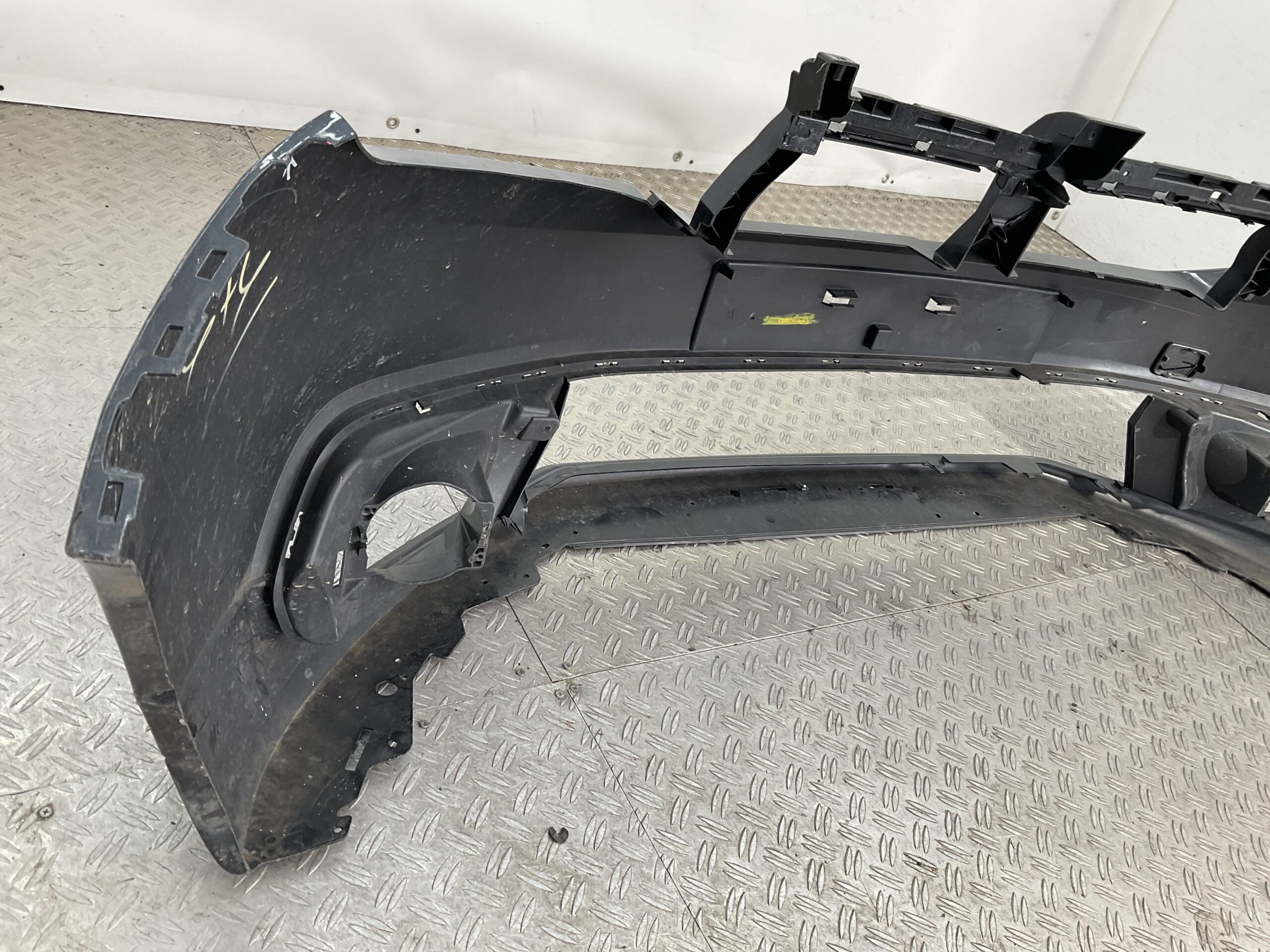 Bumper Dacia Sandero 17-20 6620223900R Voorbumper G3-19007
