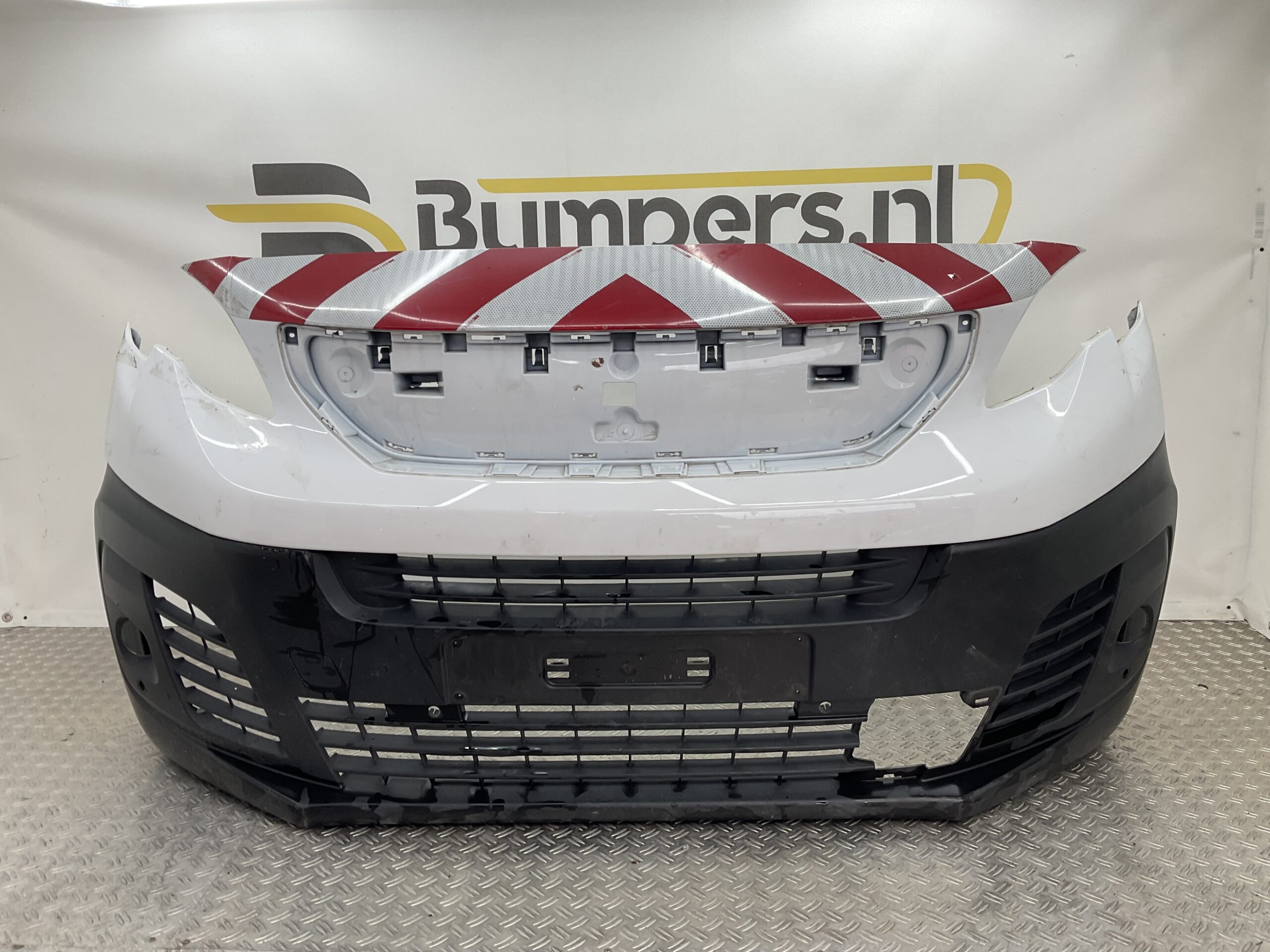 Bumper Peugeot Expert Citroen Jumpy 18-23 9808639977 Voorbumper J5-18125