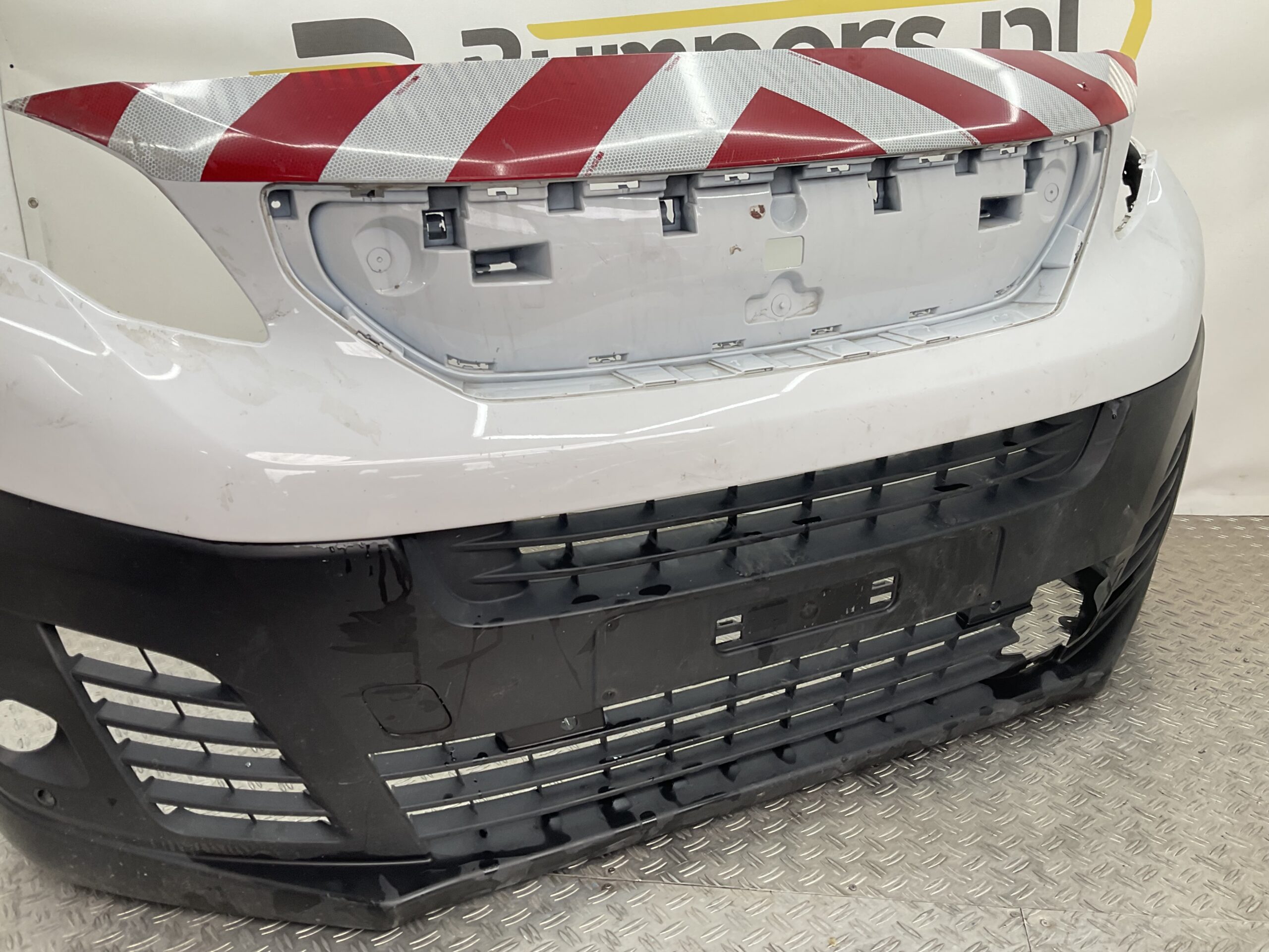 Bumper Peugeot Expert Citroen Jumpy 18-23 9808639977 Voorbumper J5-18125