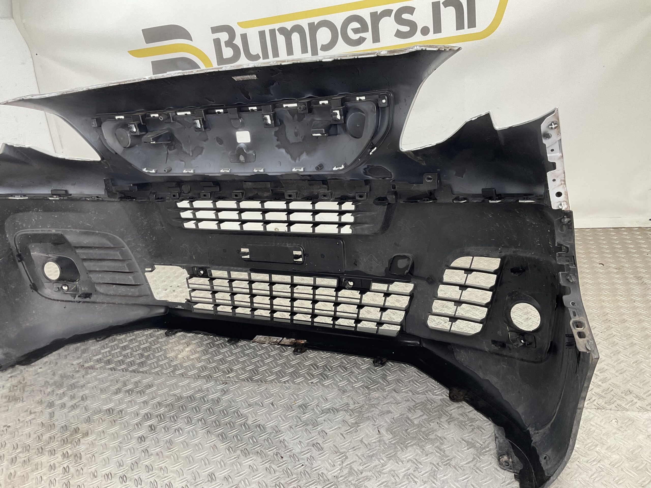 Bumper Peugeot Expert Citroen Jumpy 18-23 9808639977 Voorbumper J5-18125