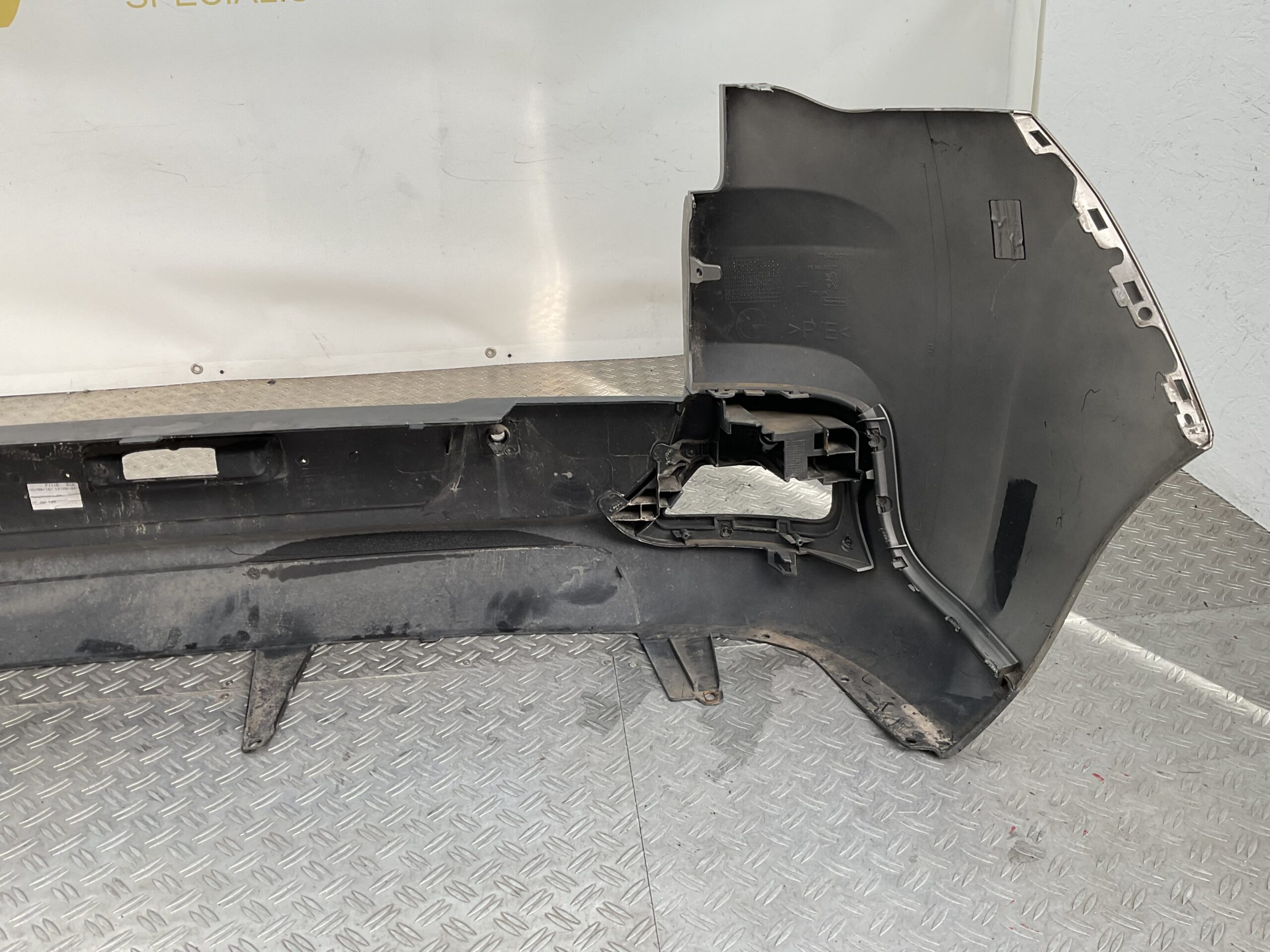 Bumper Peugeot 3008 4xpdc 08-15 9685633177 Achterbumper F3-18149