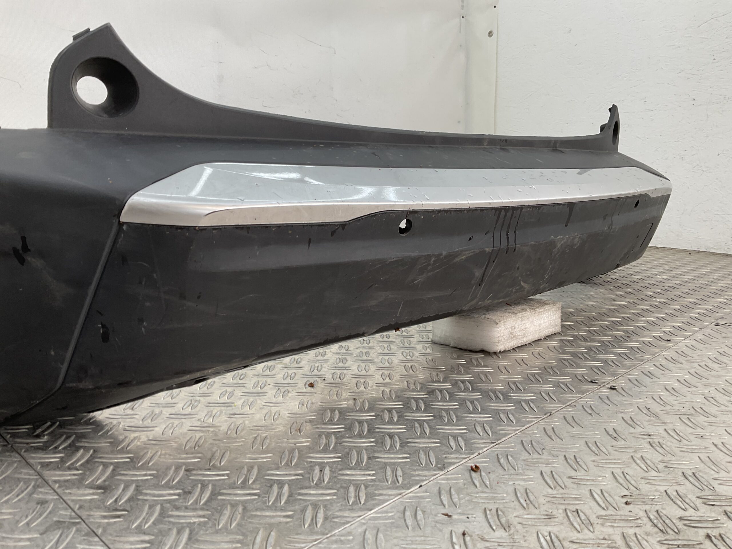Bumper Peugeot 2008 II 19-23 9825844480 Achterbumper F2-19106
