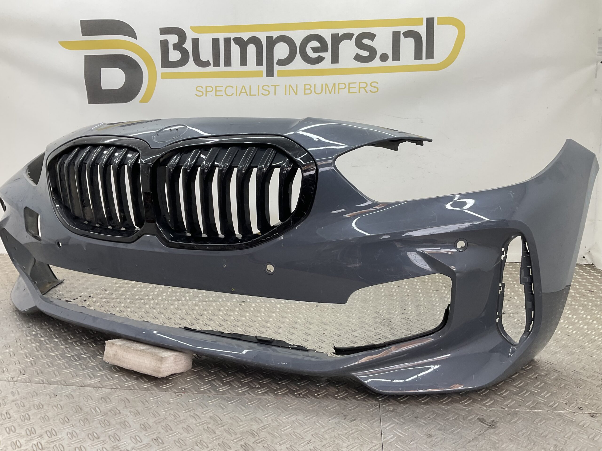 Bumper BMW 1 Serie F40 MPakket M-Pakket 4xpdc 51118070928 Voorbumper K5-19371