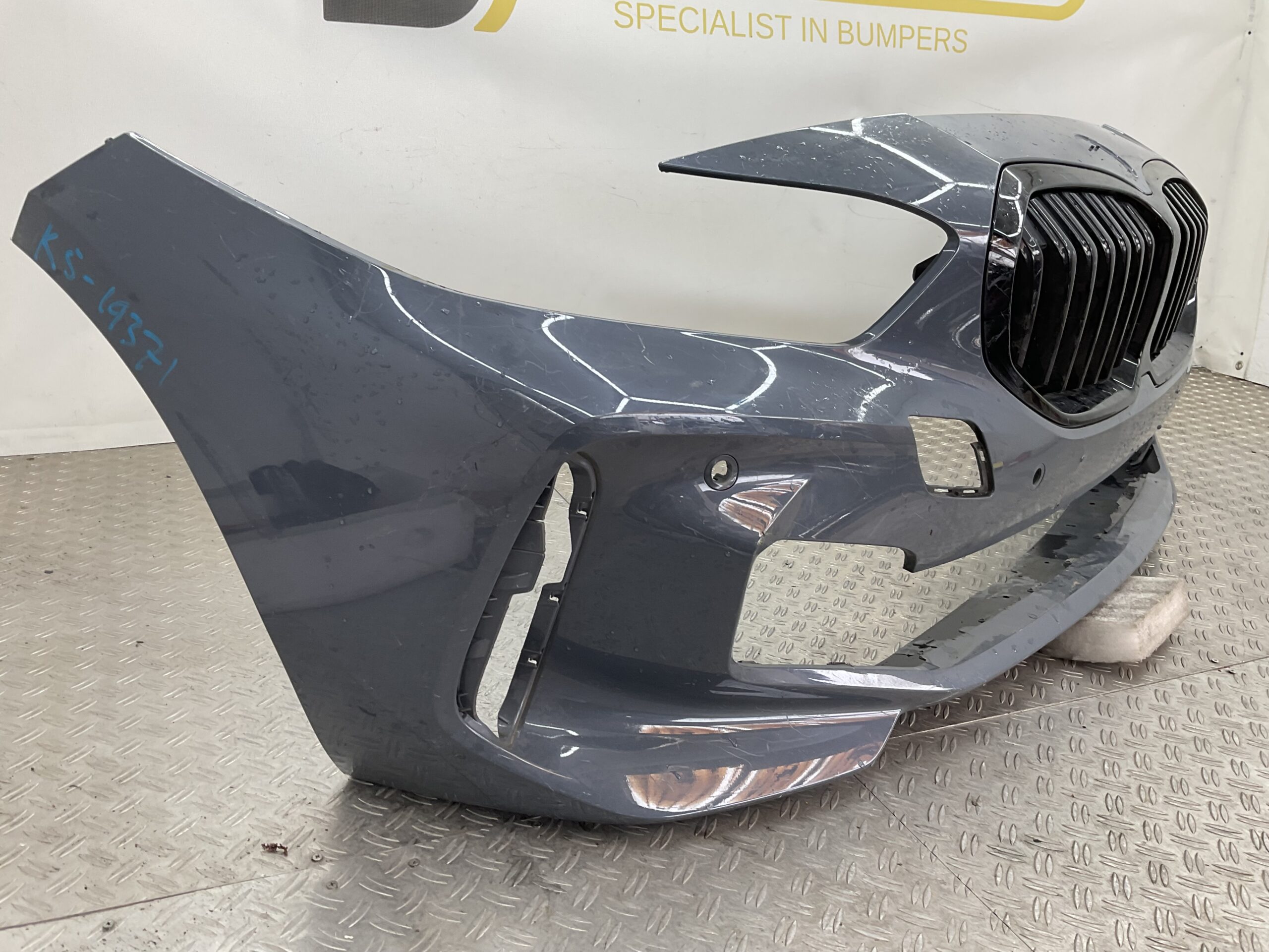 Bumper BMW 1 Serie F40 MPakket M-Pakket 4xpdc 51118070928 Voorbumper K5-19371