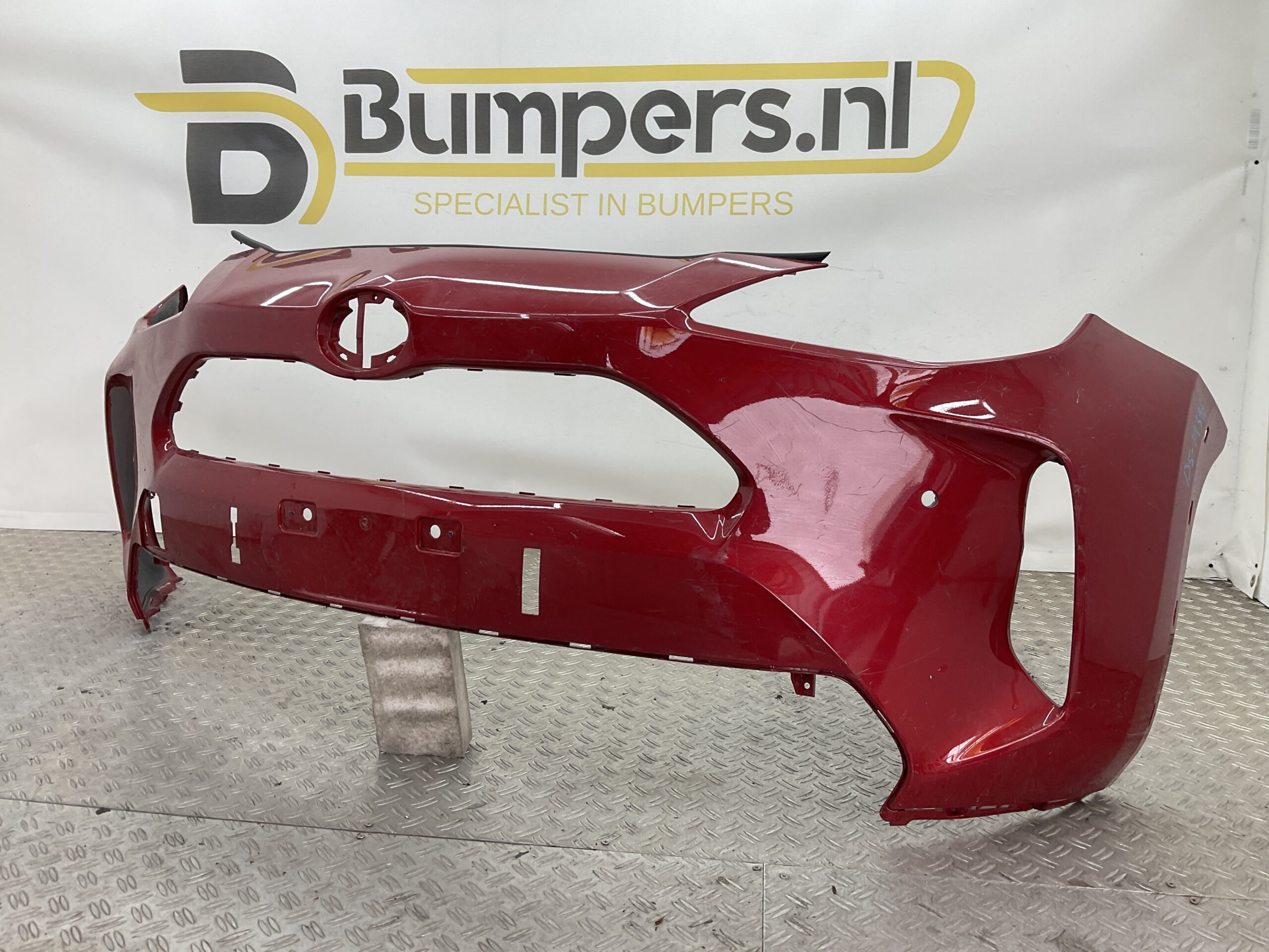 Bumper Toyota Yaris Cross 20-25 52119-0DC20 Voorbumper D5-19396