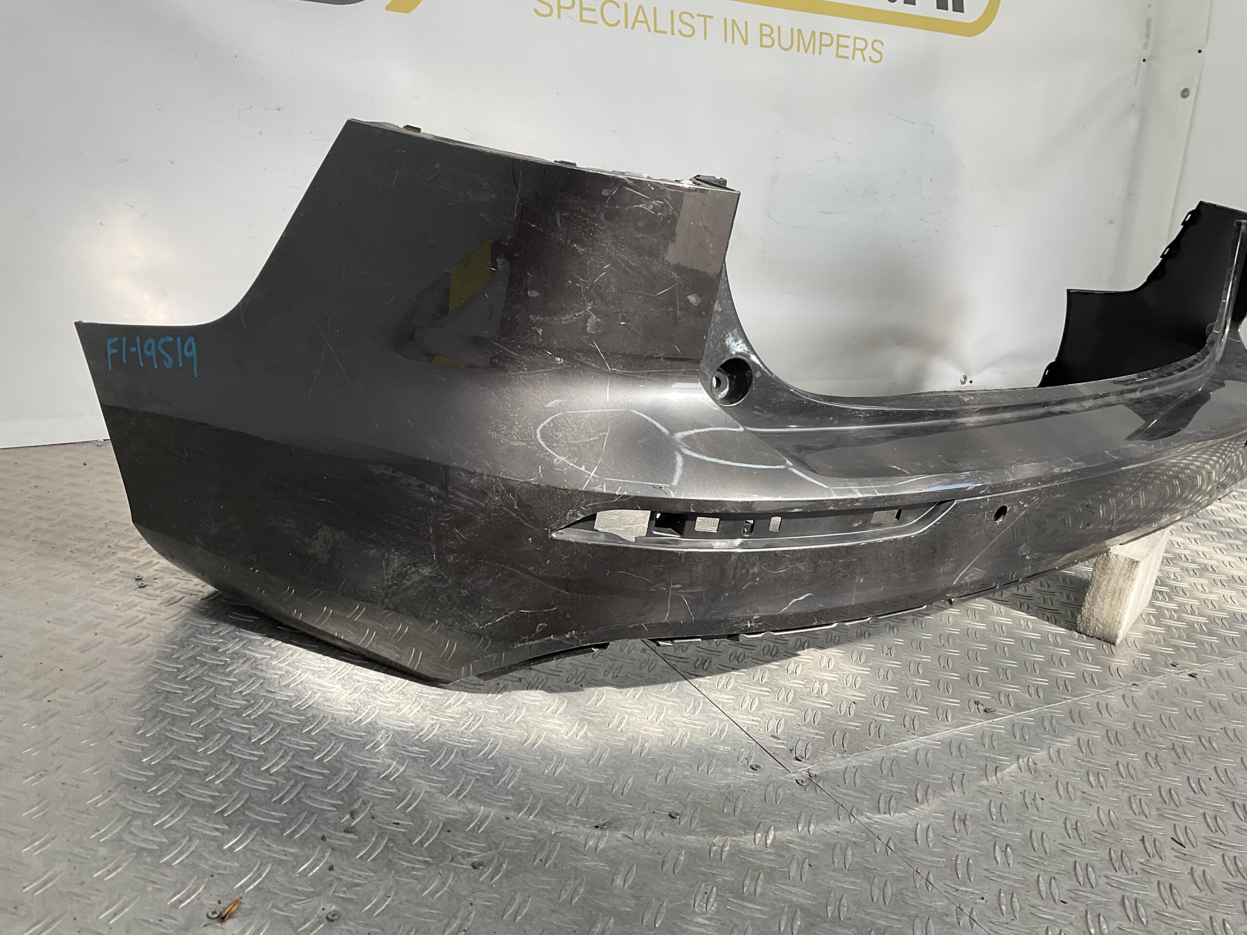Bumper Volvo V60 II Rdesign R-Design 18-21 31688837 Achterbumper F1-19519