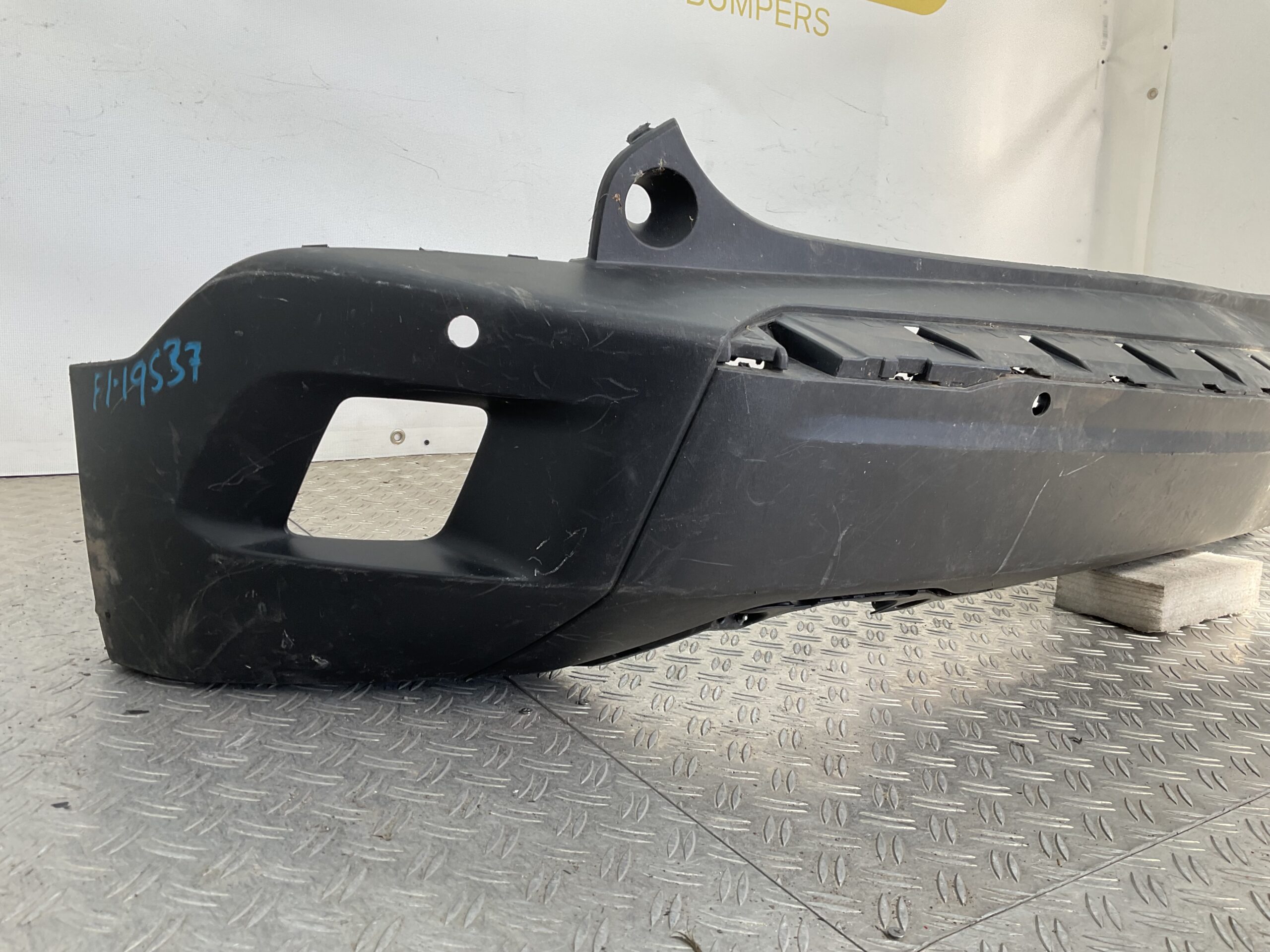 Bumper Peugeot 2008 19-24 pdc 9825967080 Achterbumper F1-19537