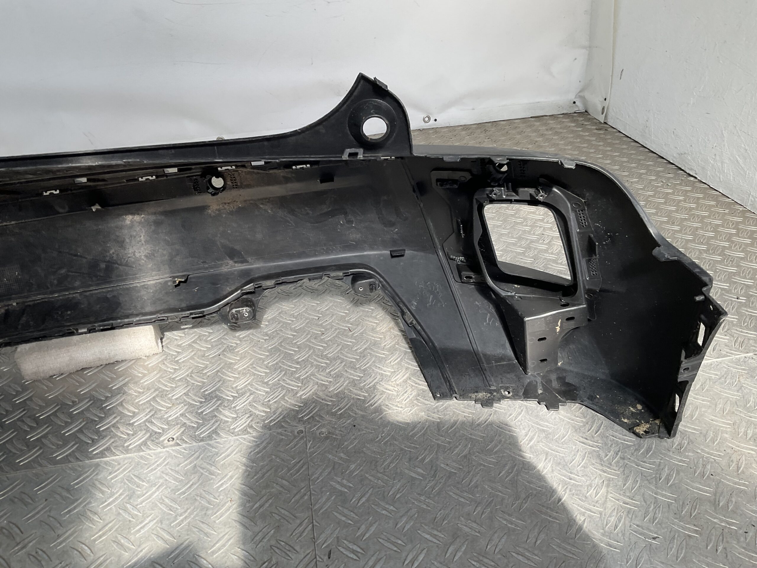 Bumper Peugeot 2008 19-24 pdc 9825967080 Achterbumper F1-19537