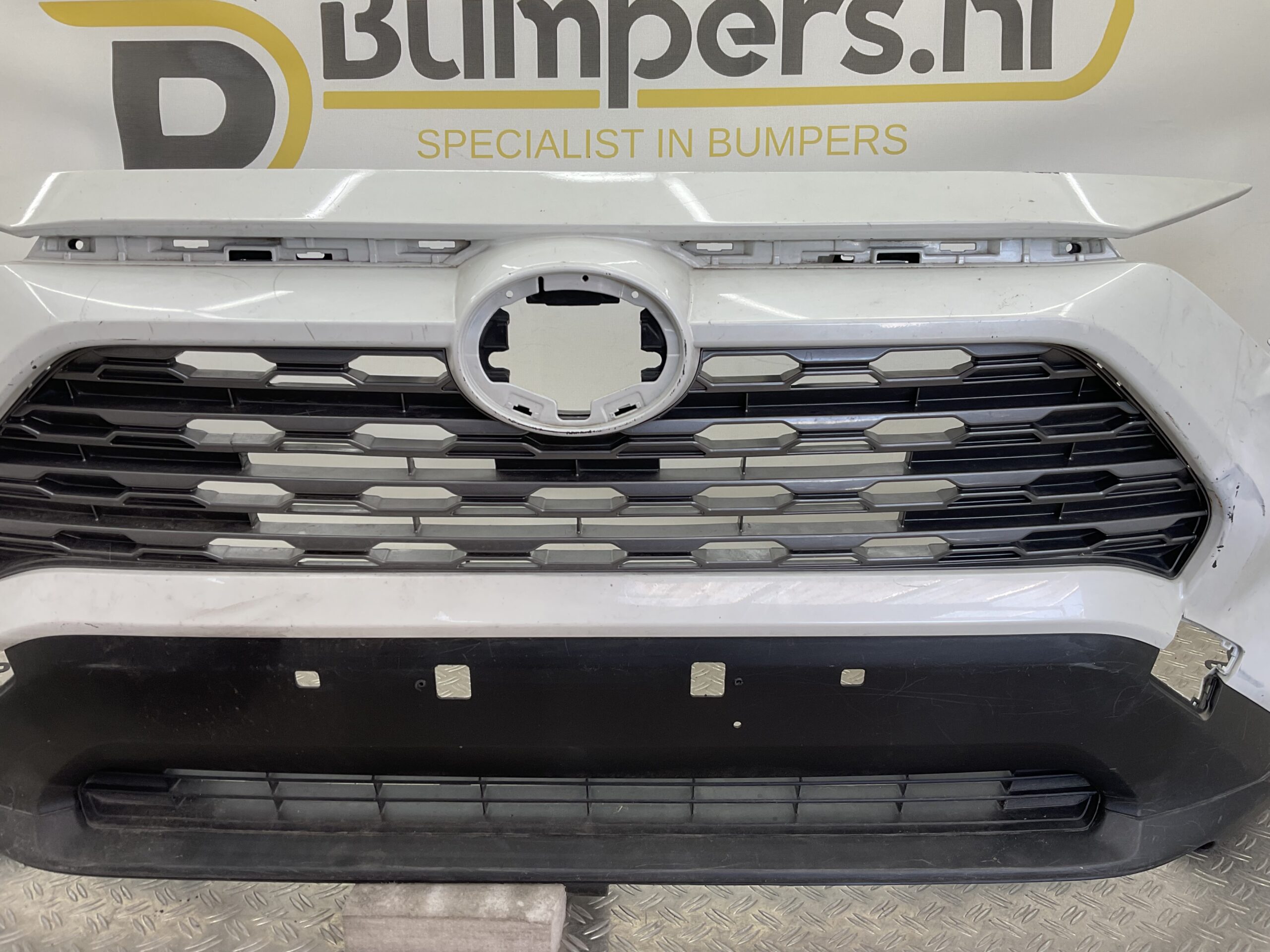 BUMPER Toyota Rav 4 V 2019-2024 53113-42110 VOORBUMPER D5-19587