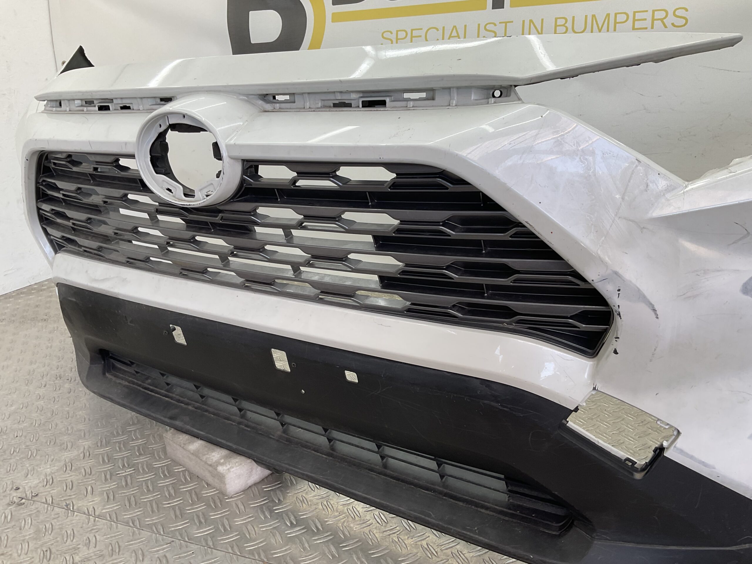 BUMPER Toyota Rav 4 V 2019-2024 53113-42110 VOORBUMPER D5-19587