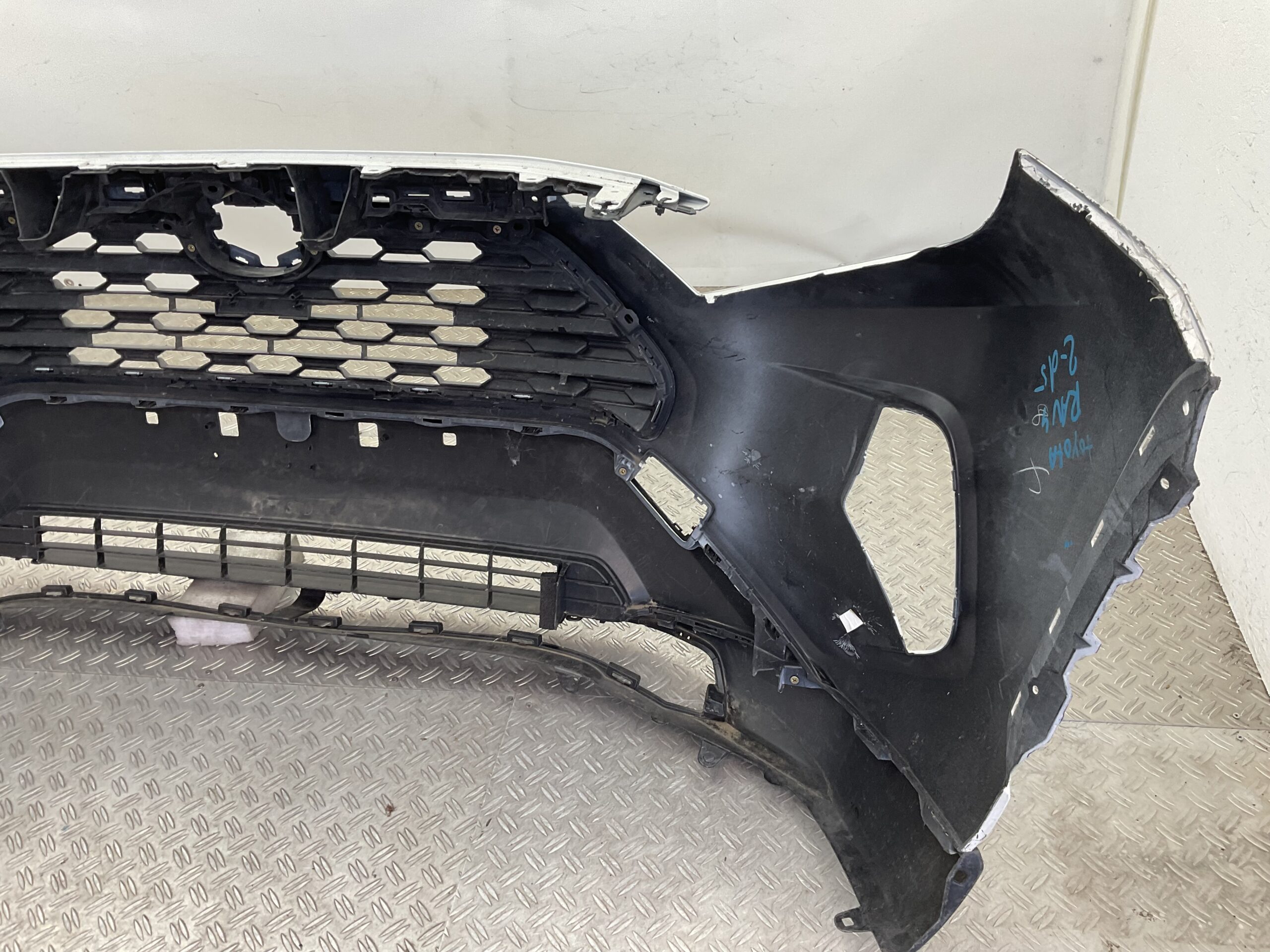 BUMPER Toyota Rav 4 V 2019-2024 53113-42110 VOORBUMPER D5-19587