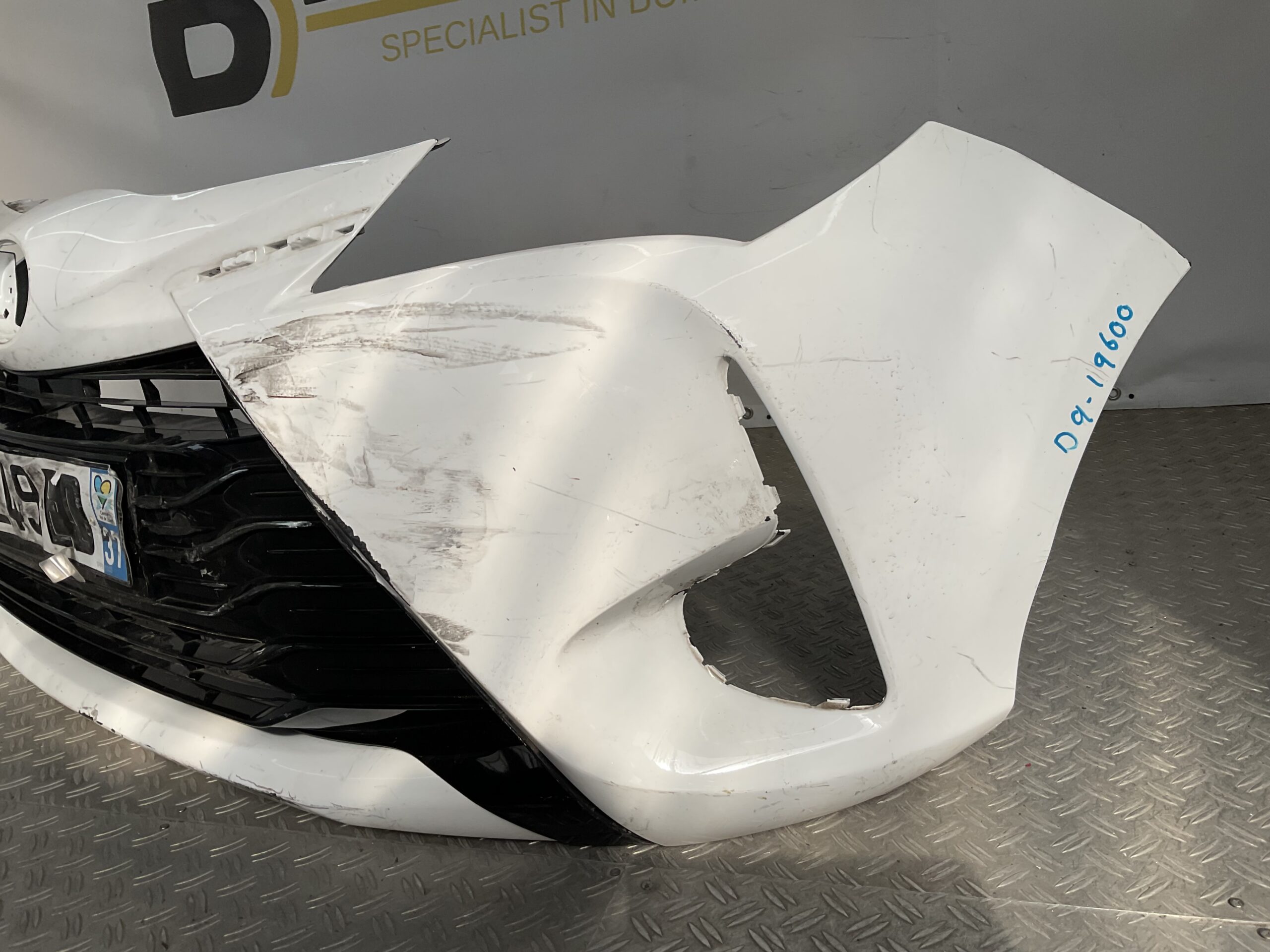 Bumper Toyota Yaris 3 2017-2020 531020D130 Voorbumper D9-19600