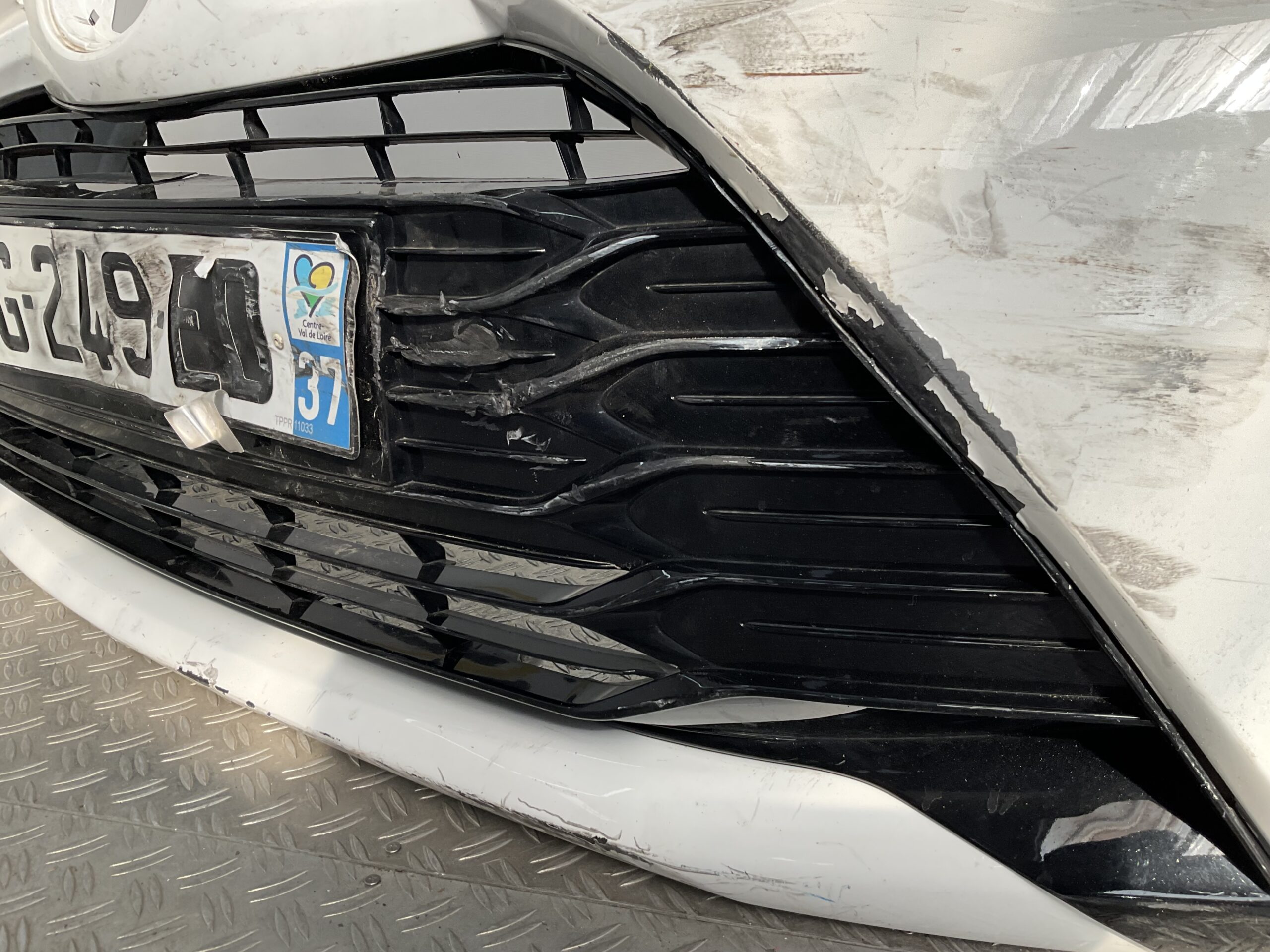 Bumper Toyota Yaris 3 2017-2020 531020D130 Voorbumper D9-19600
