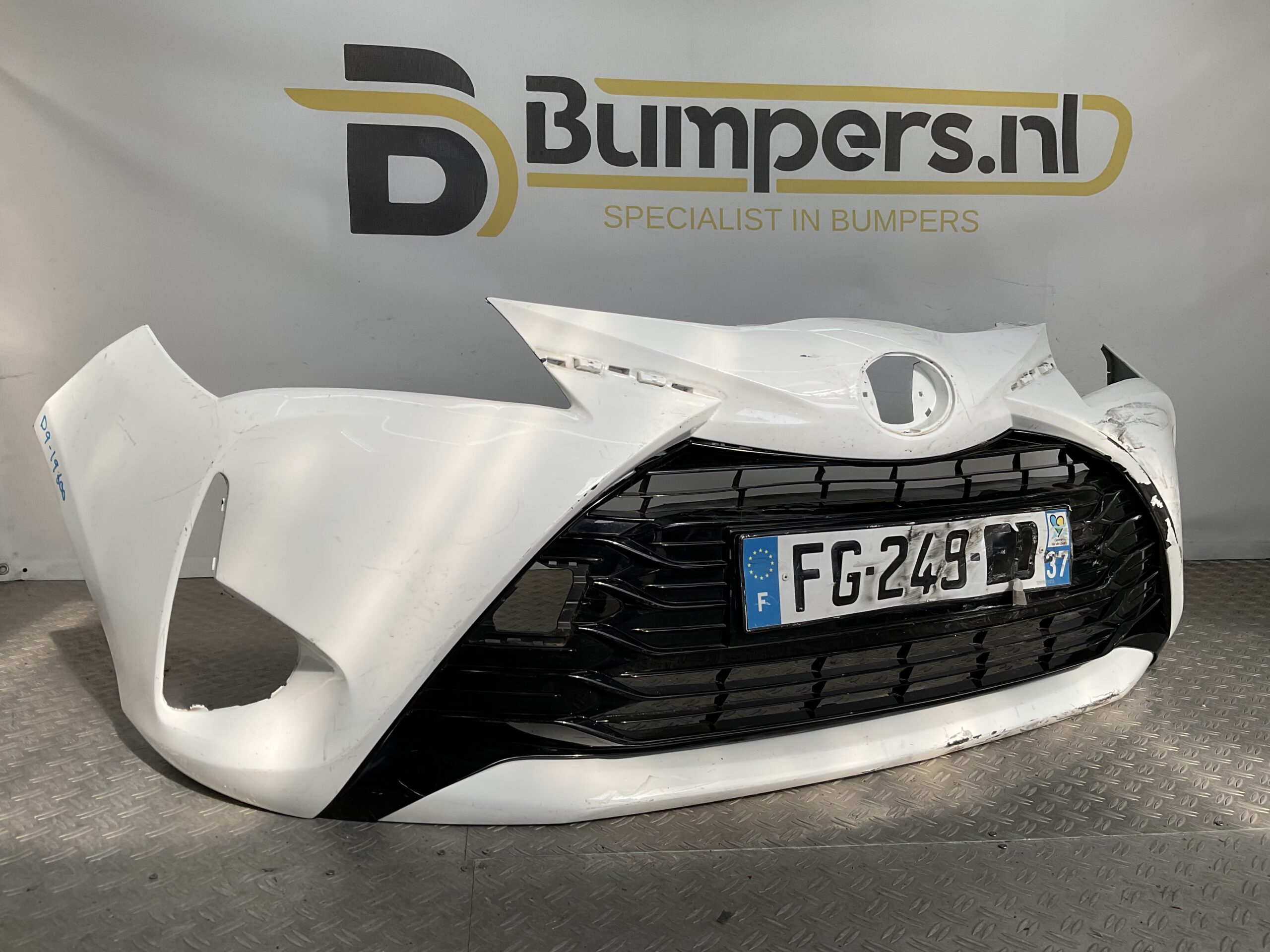 Bumper Toyota Yaris 3 2017-2020 531020D130 Voorbumper D9-19600