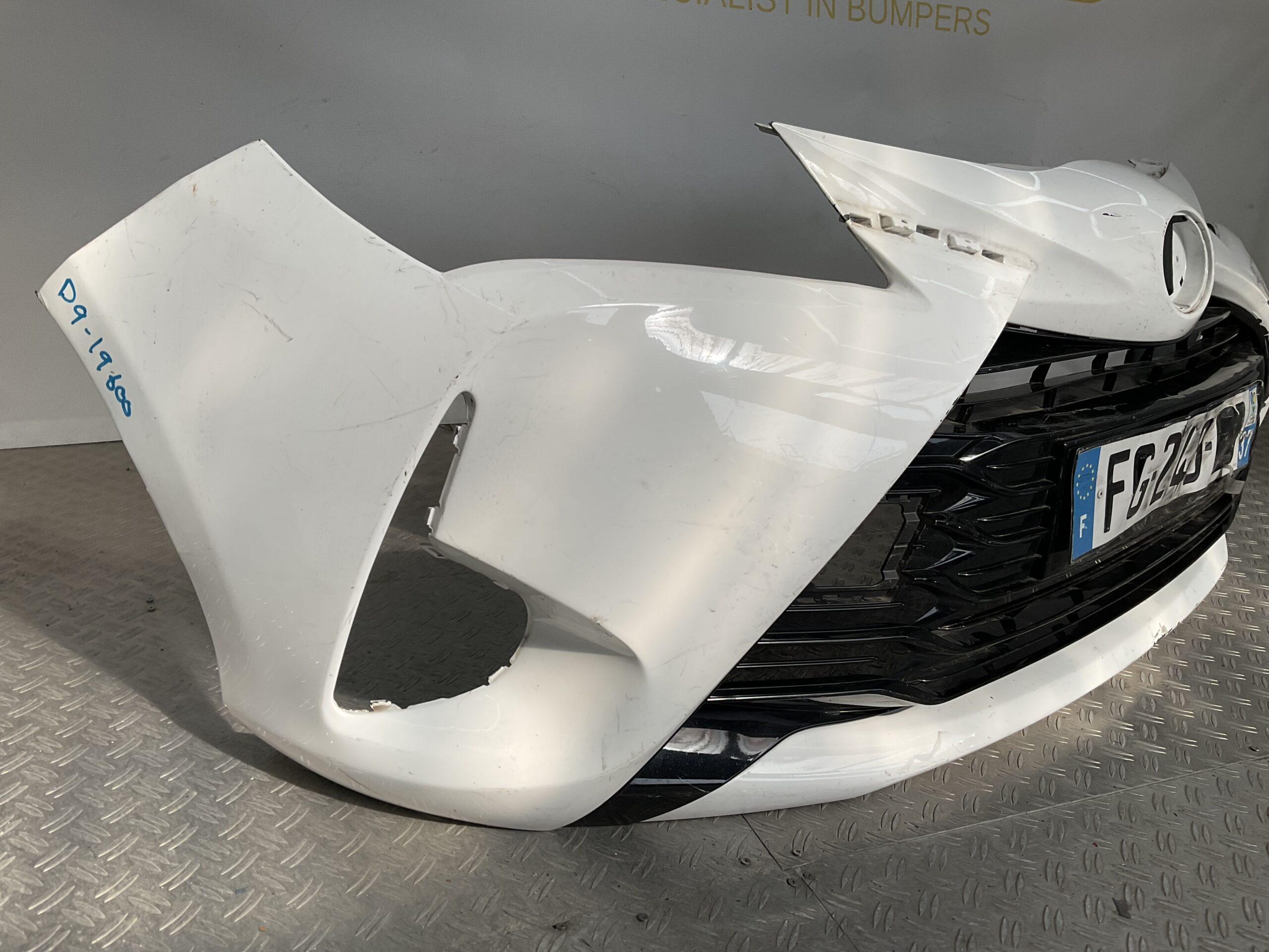 Bumper Toyota Yaris 3 2017-2020 531020D130 Voorbumper D9-19600
