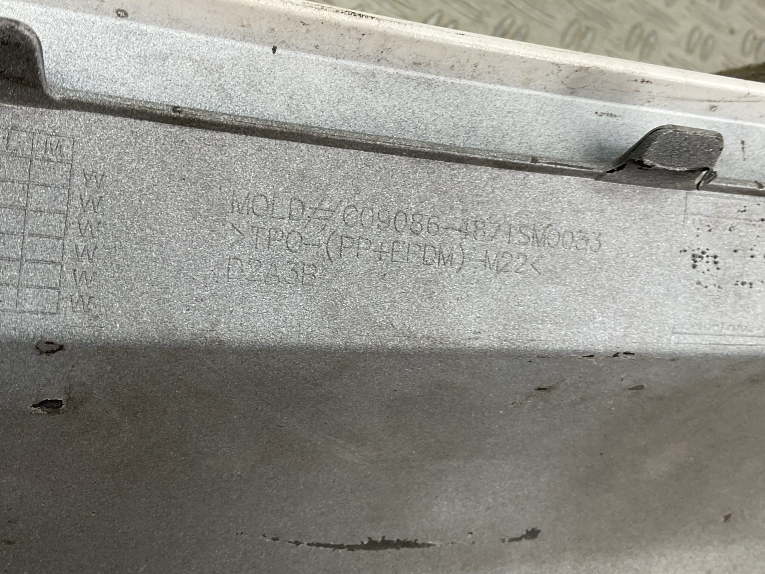 Bumper Ford Kuga MK3 III ST-Line 19- LV4B-17A8948B Achterbumper F1-19631