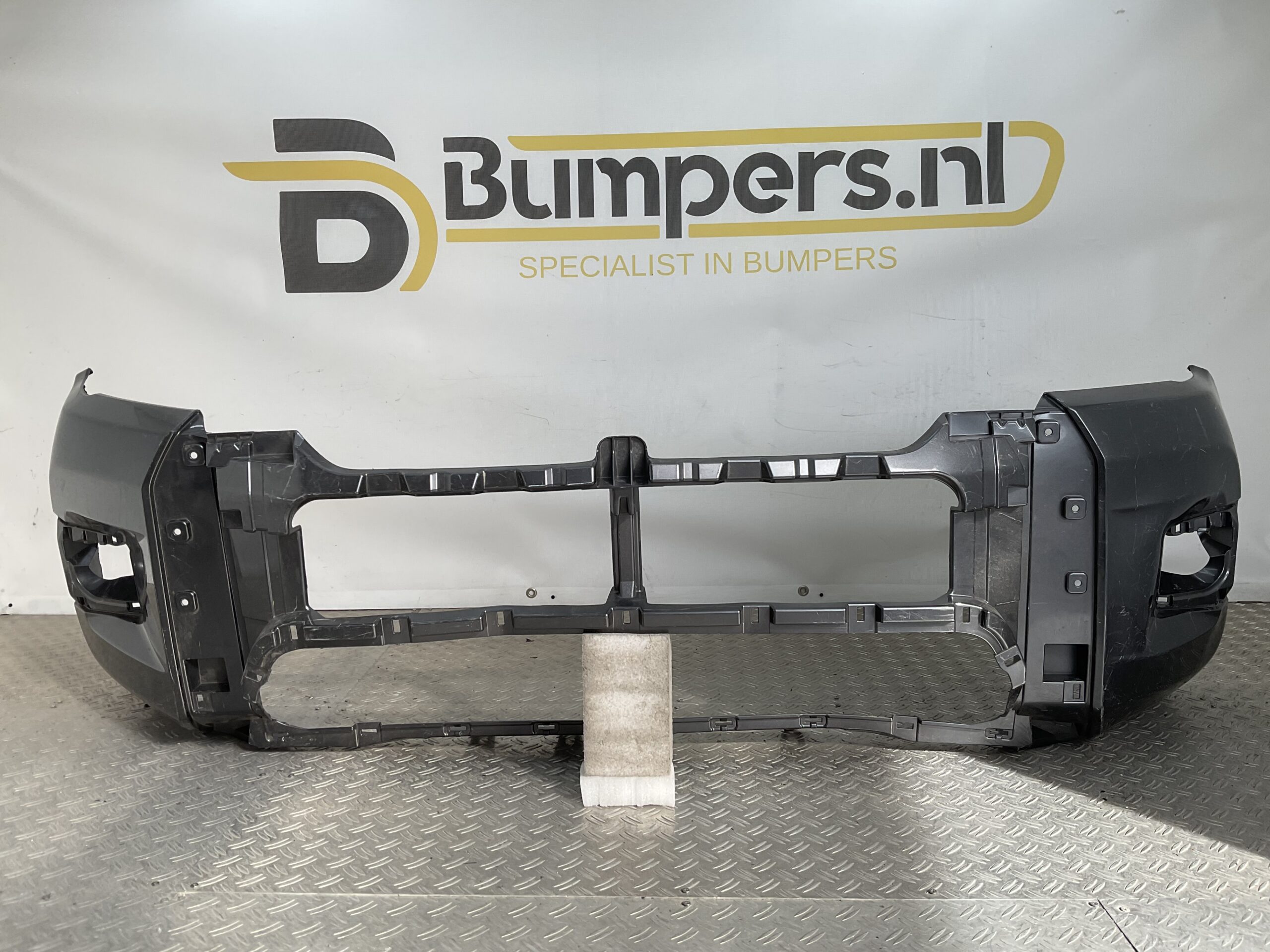 Bumper Toyota Hilux VIII 2021 52119-YP140 Voorbumper D5-19712