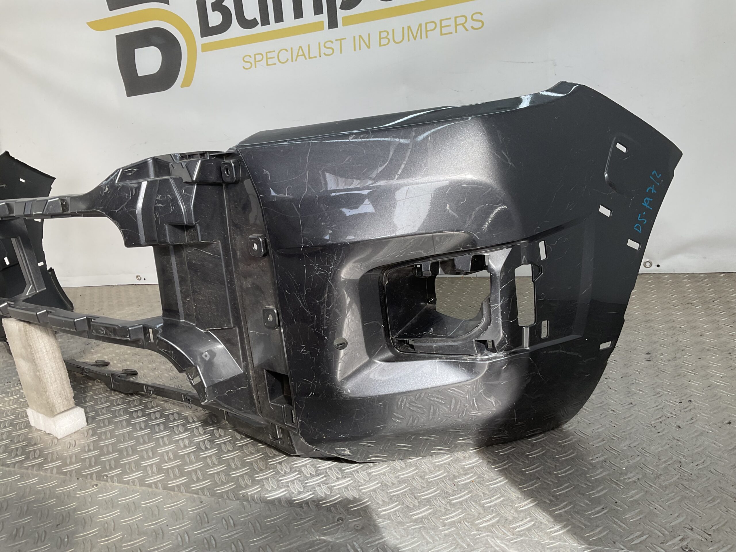 Bumper Toyota Hilux VIII 2021 52119-YP140 Voorbumper D5-19712