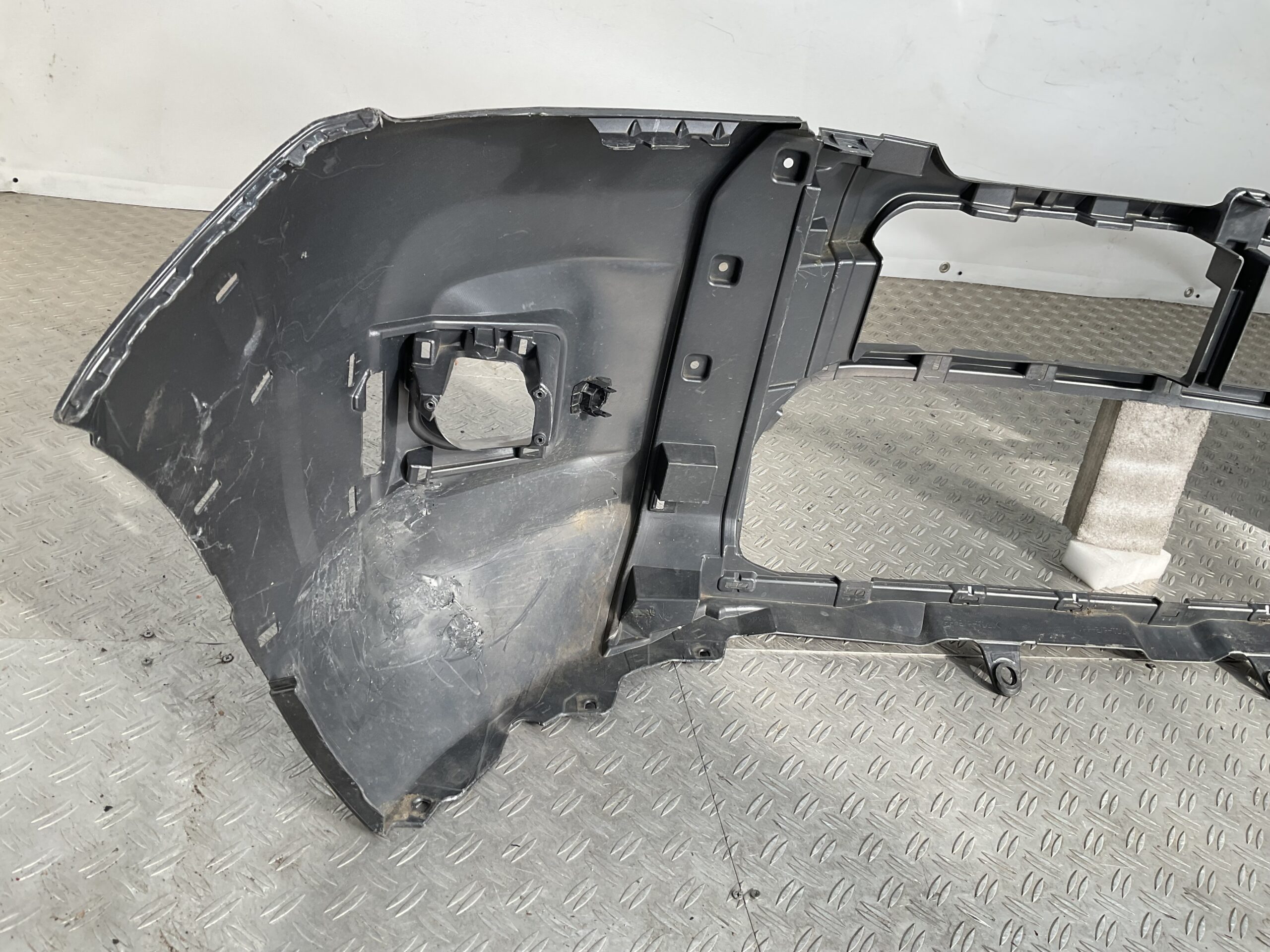 Bumper Toyota Hilux VIII 2021 52119-YP140 Voorbumper D5-19712