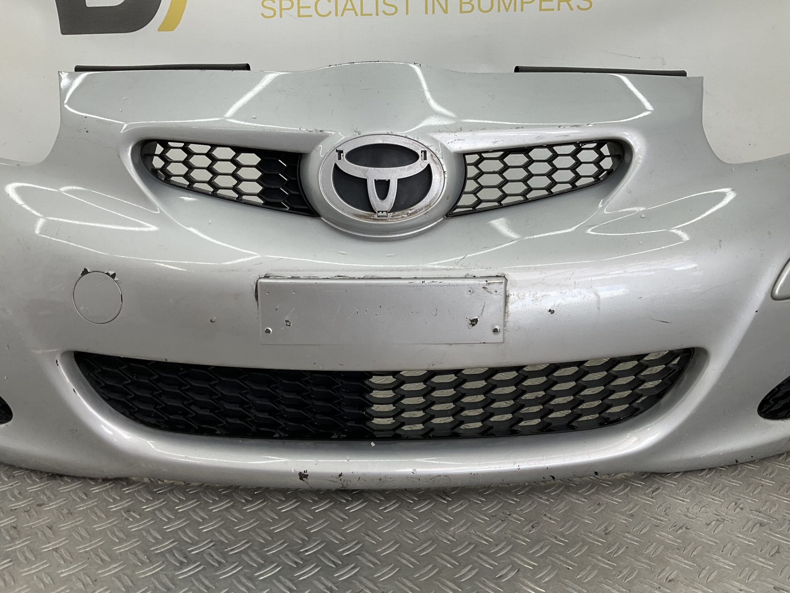 BUMPER Toyota Aygo 2008-2012 53111-0H020 VOORBUMPER D1-19741