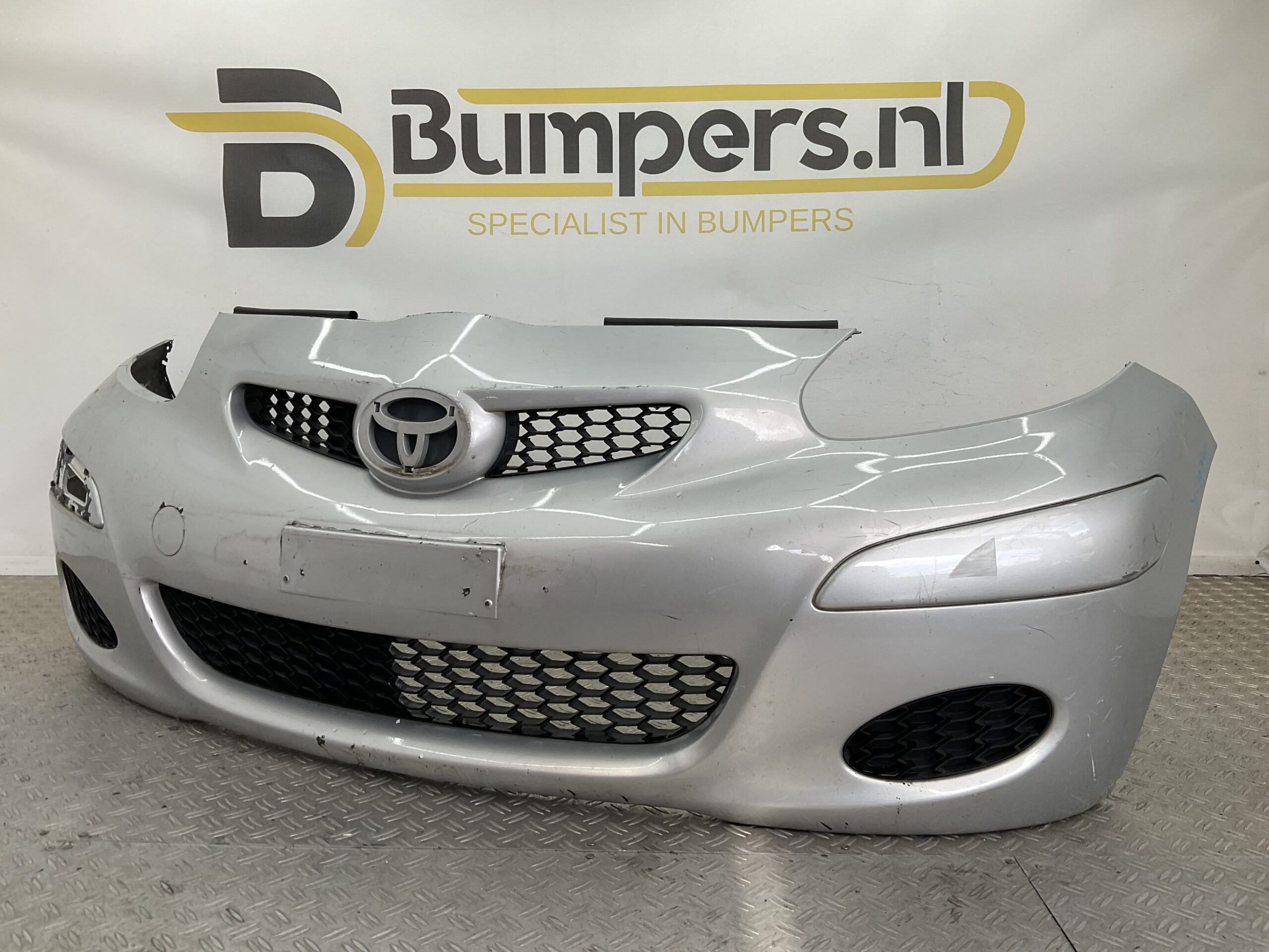 BUMPER Toyota Aygo 2008-2012 53111-0H020 VOORBUMPER D1-19741