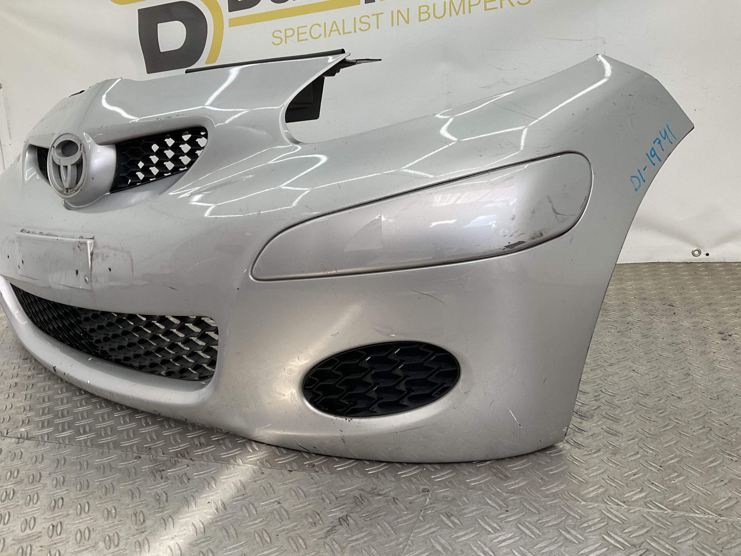 BUMPER Toyota Aygo 2008-2012 53111-0H020 VOORBUMPER D1-19741