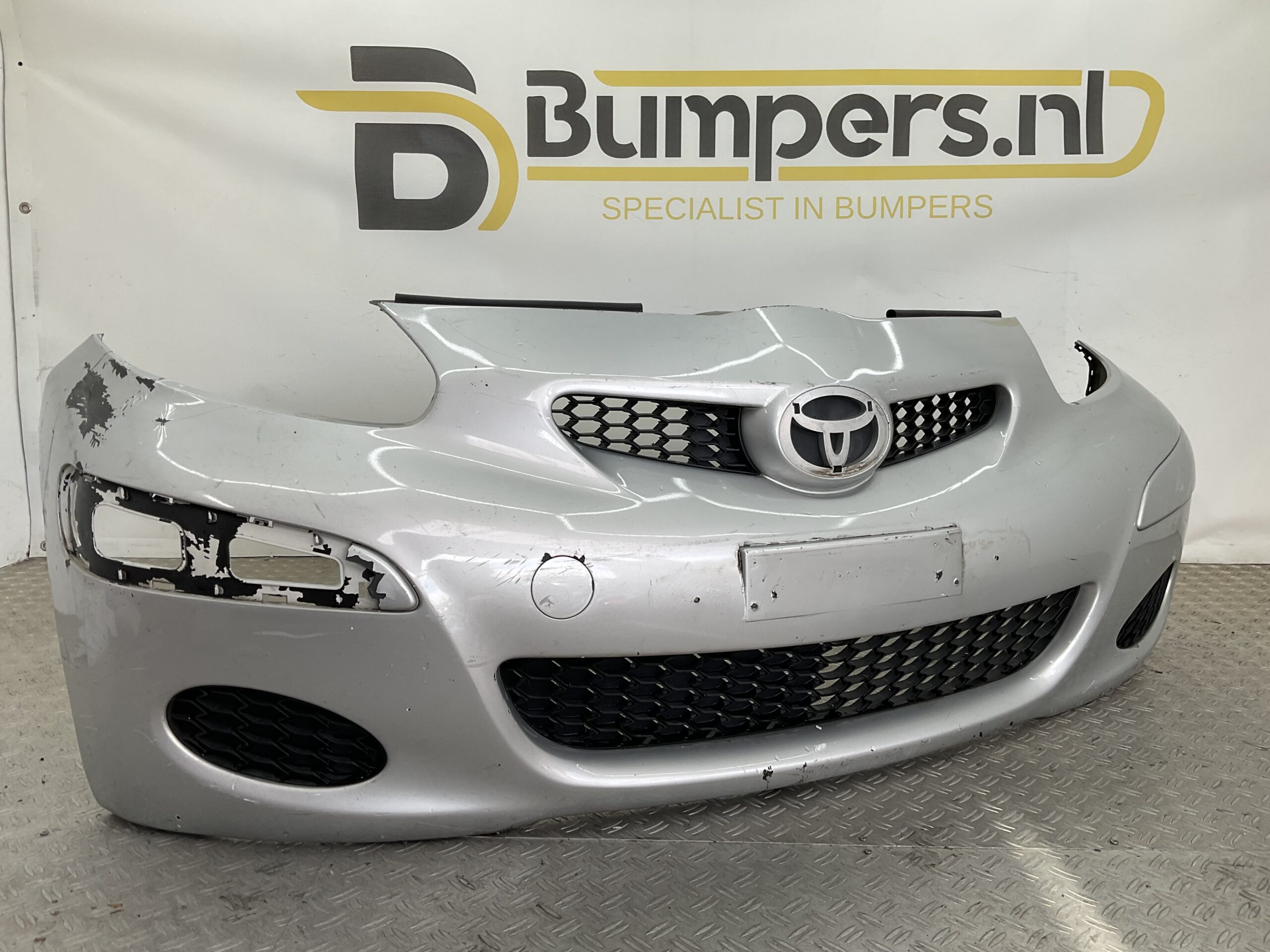 BUMPER Toyota Aygo 2008-2012 53111-0H020 VOORBUMPER D1-19741