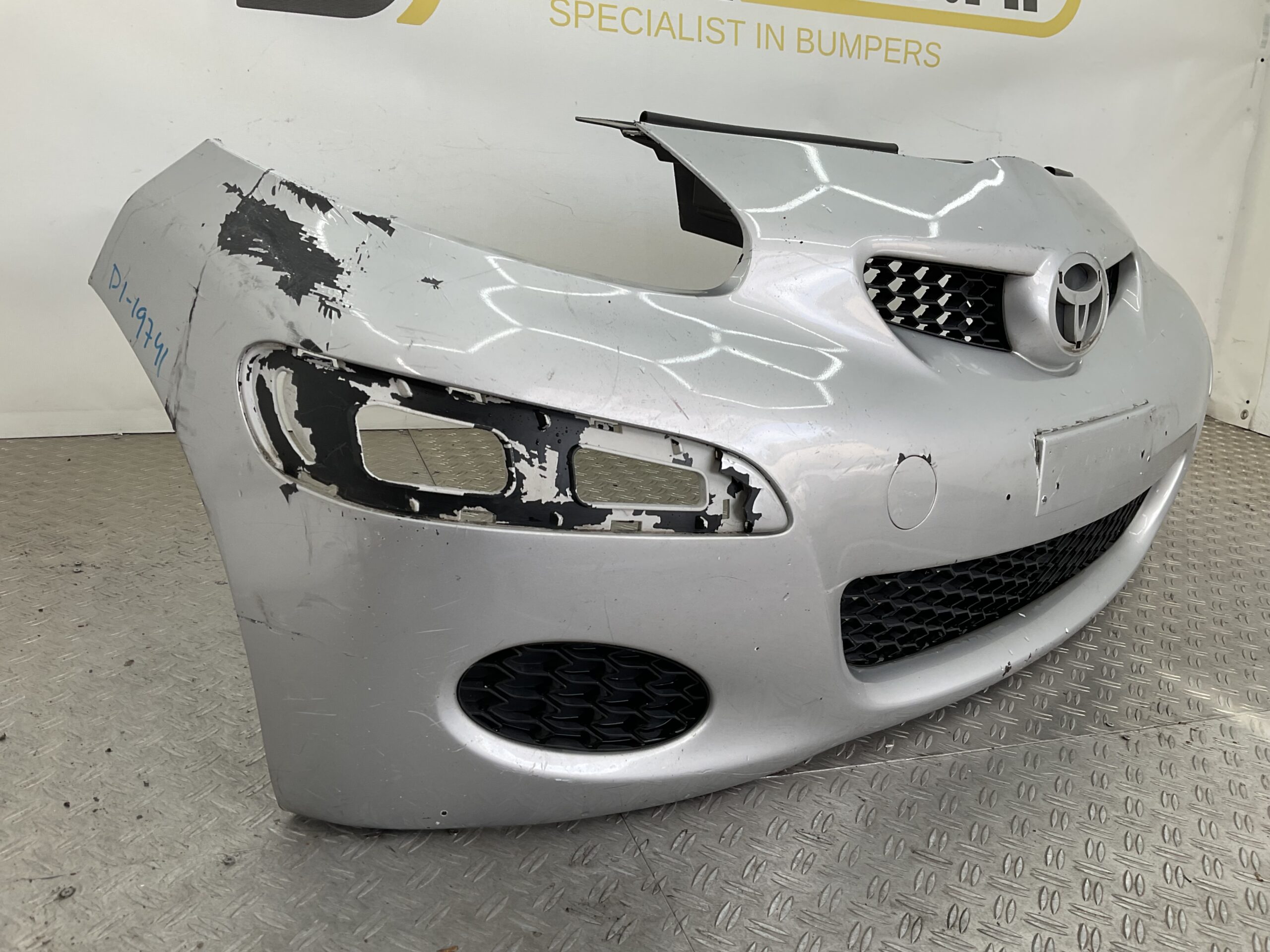 BUMPER Toyota Aygo 2008-2012 53111-0H020 VOORBUMPER D1-19741
