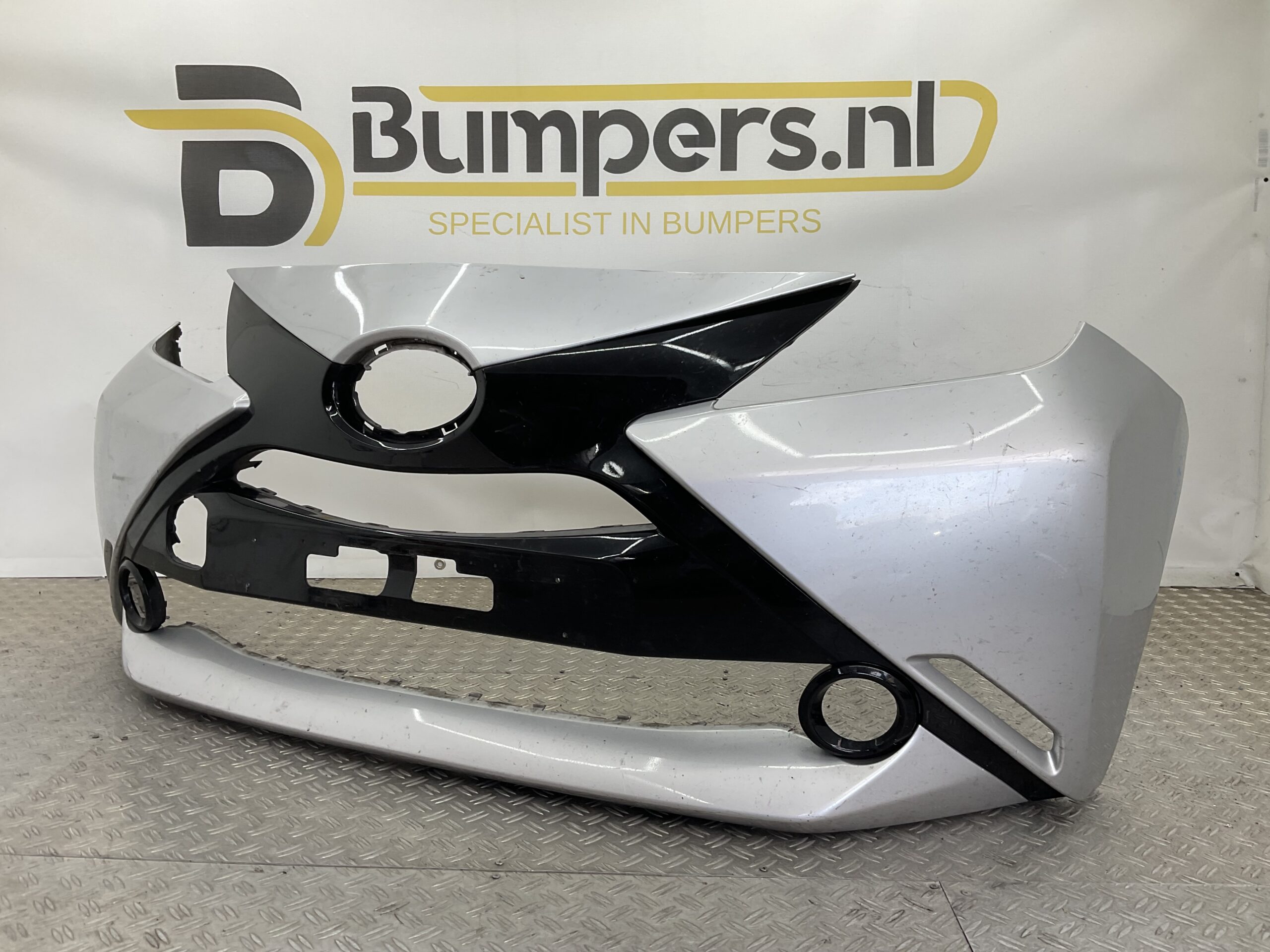 BUMPER Toyota Aygo 2014-2017 52112-0H020 VOORBUMPER D3-19755