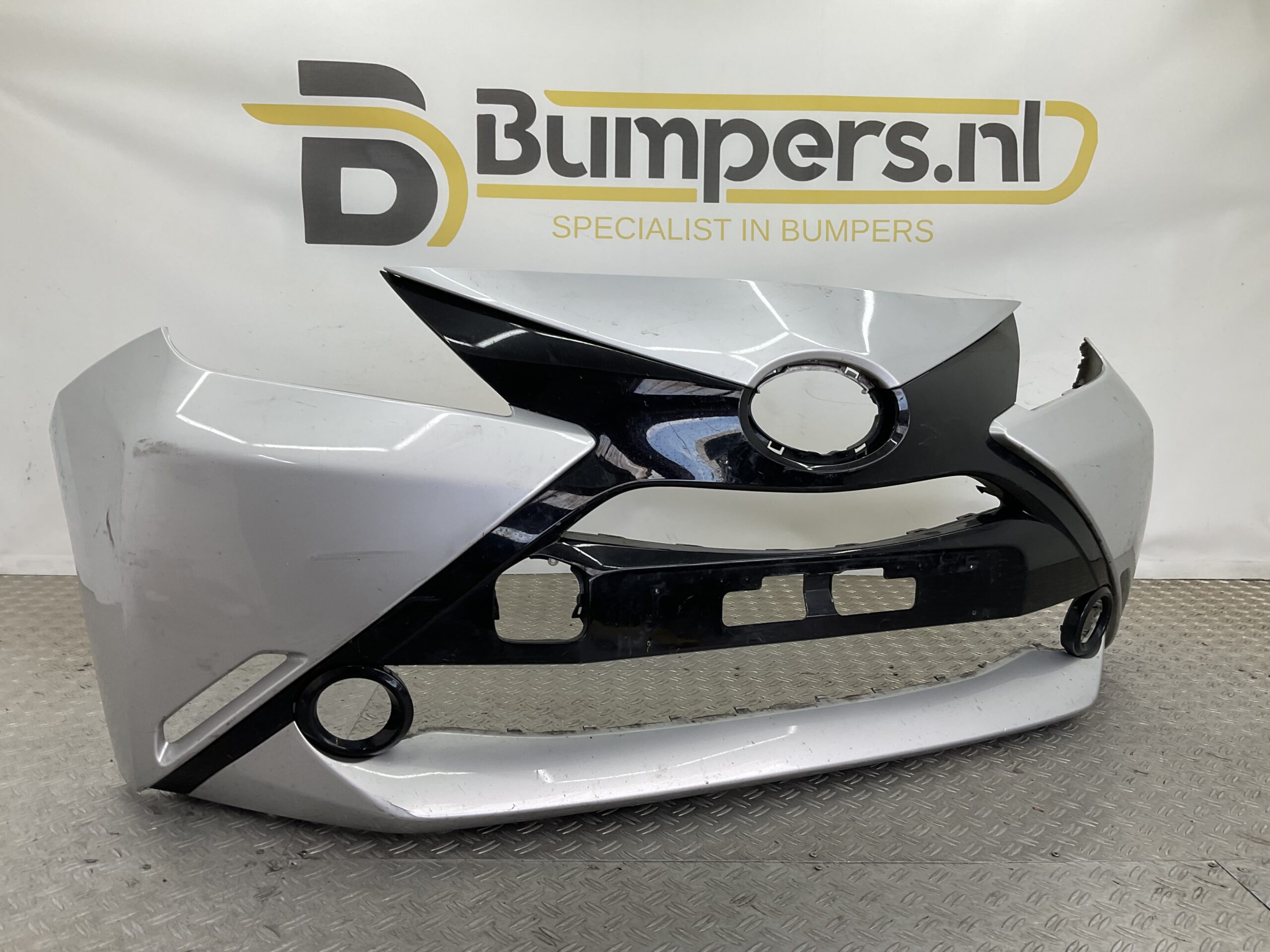BUMPER Toyota Aygo 2014-2017 52112-0H020 VOORBUMPER D3-19755