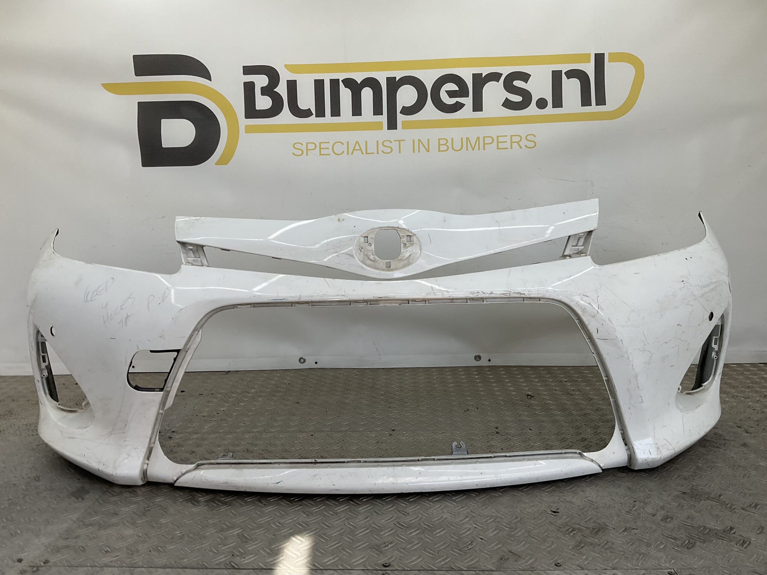 Bumper Toyota Yaris 2011-2013 52119-0D450 Voorbumper D1-19902