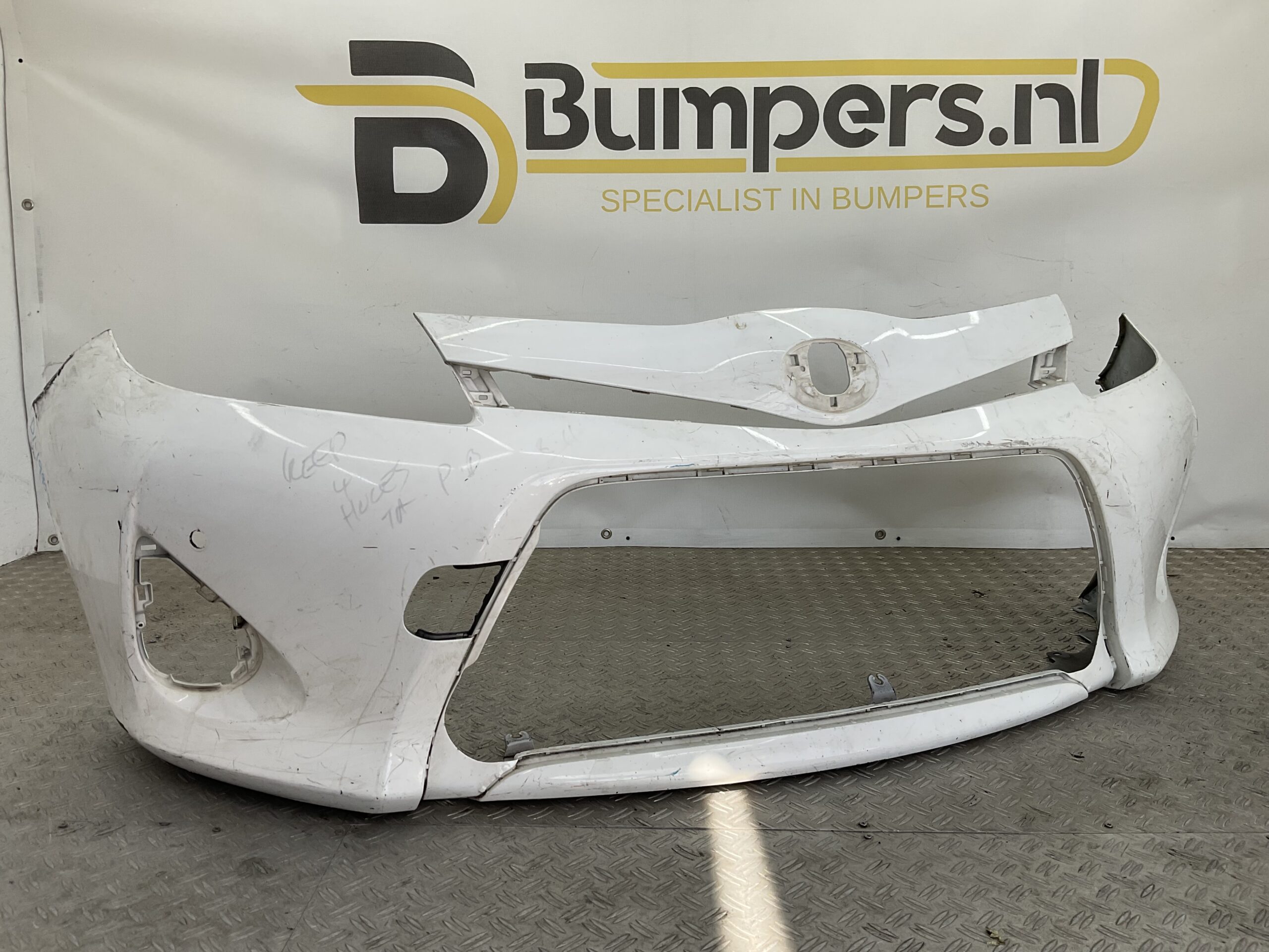 Bumper Toyota Yaris 2011-2013 52119-0D450 Voorbumper D1-19902