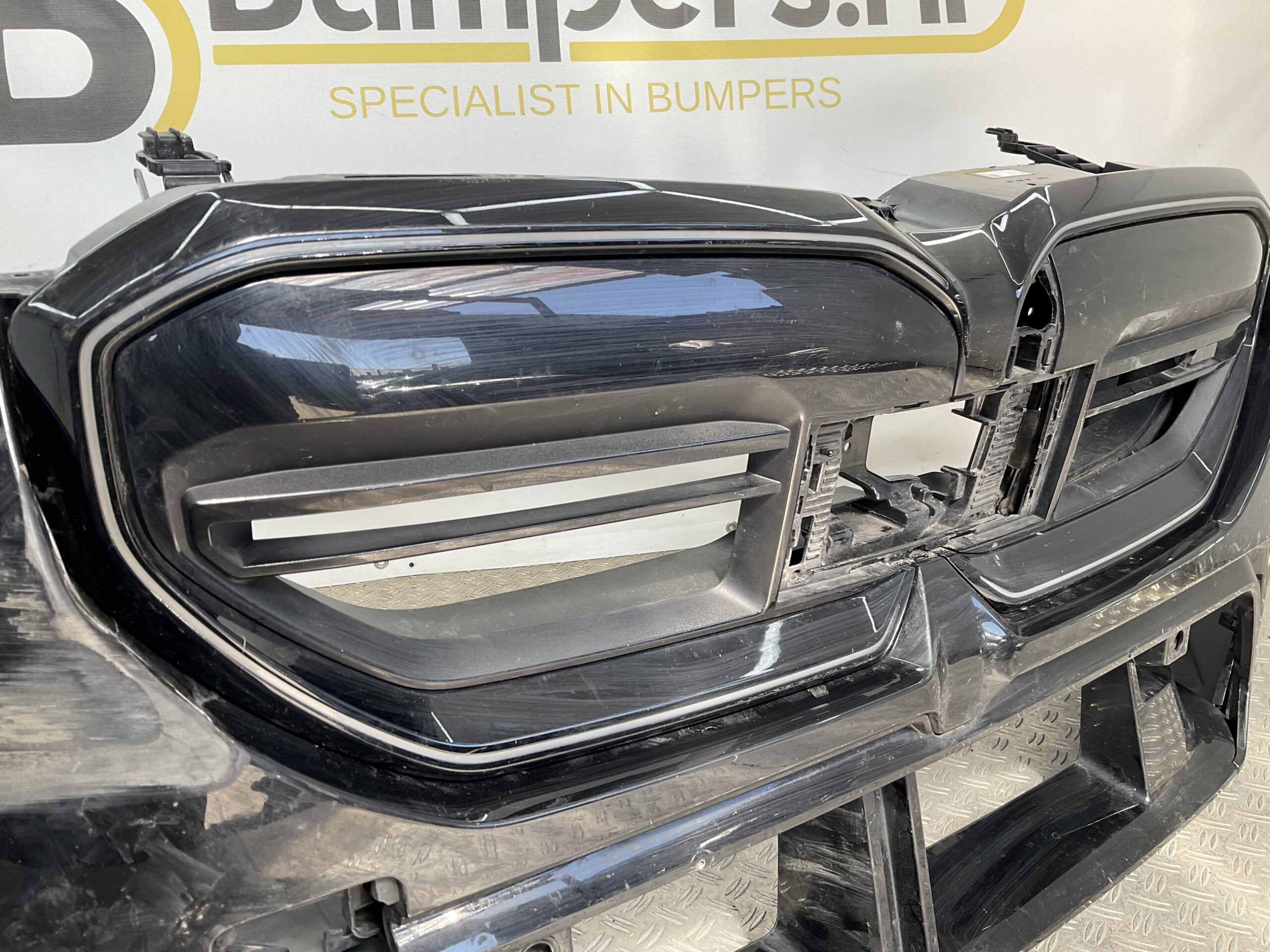Bumper BMW 5 serie M5 G90 2024-2026 LED GRILL 51118084983 Voorbumper K5-19921