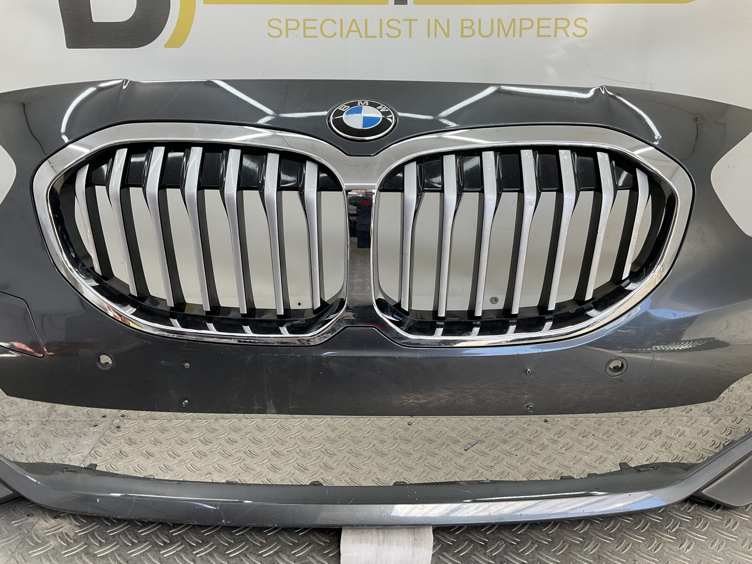 Bumper BMW 1 Serie F40 MPakket M-Pakket 4xpdc 51118070928 Voorbumper K5-19926