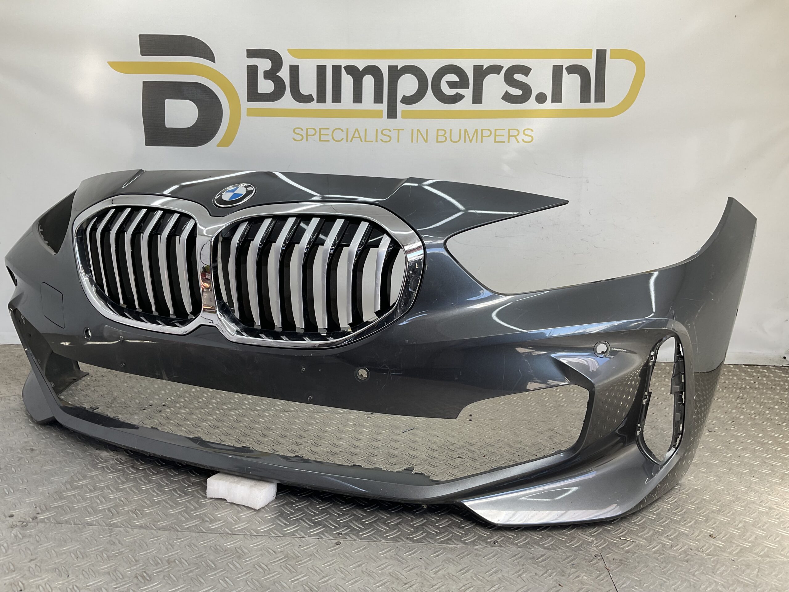 Bumper BMW 1 Serie F40 MPakket M-Pakket 4xpdc 51118070928 Voorbumper K5-19926