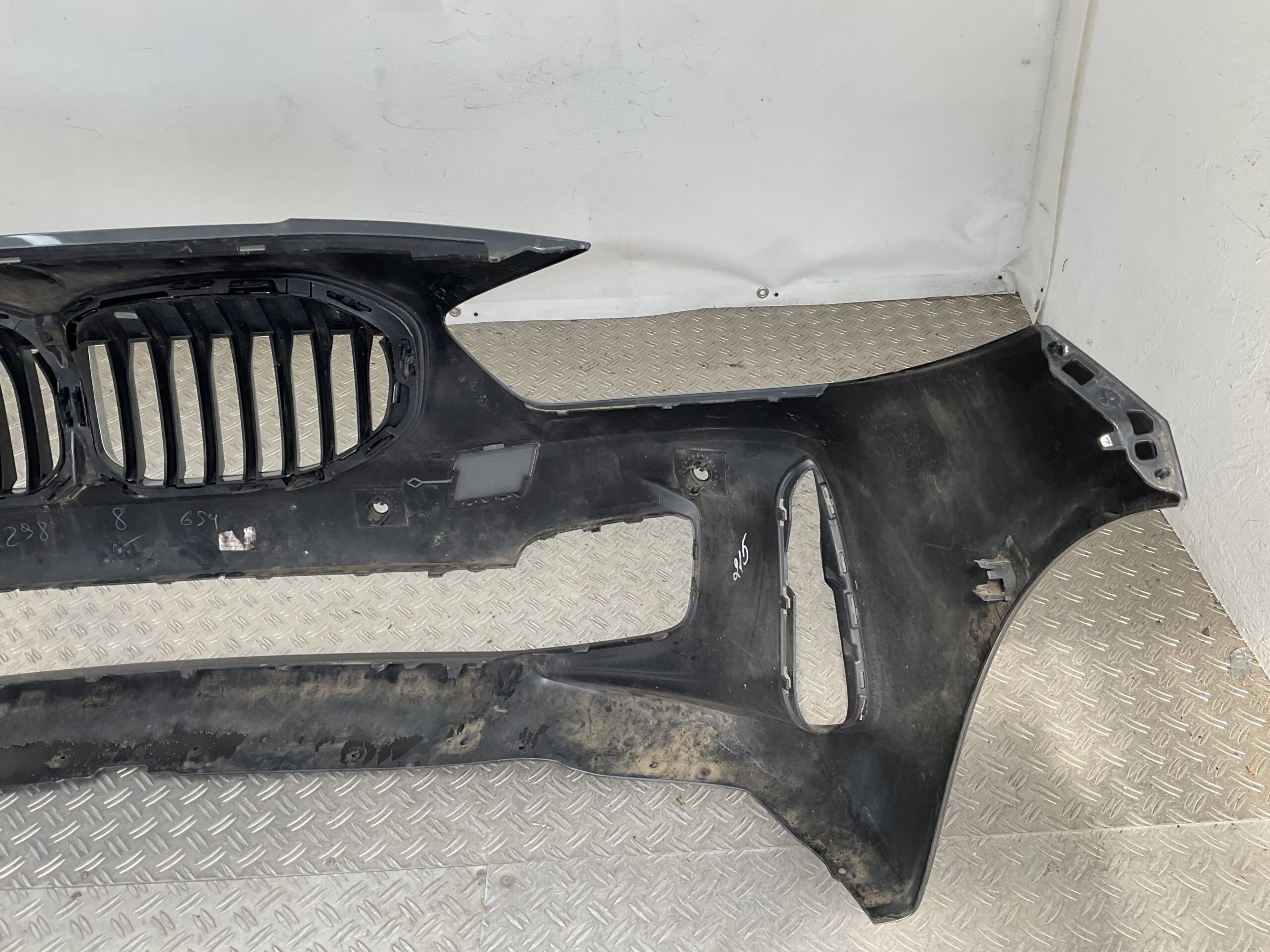 Bumper BMW 1 Serie F40 MPakket M-Pakket 4xpdc 51118070928 Voorbumper K5-19926