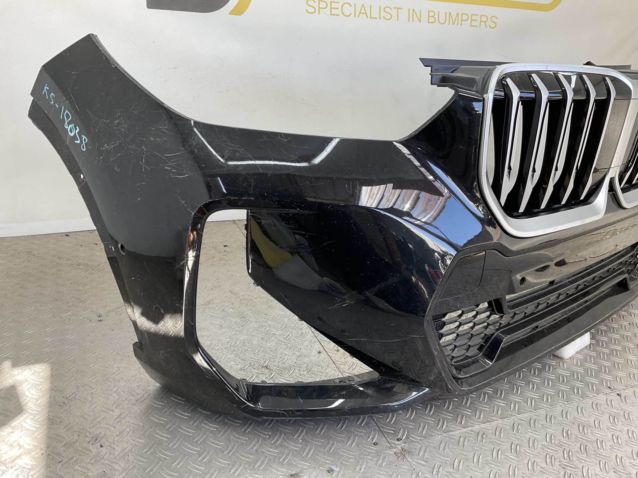 Bumper BMW X1 U11 M Sport 22- M-Pakket MPakket 51119881907 Voorbumper K5-18038