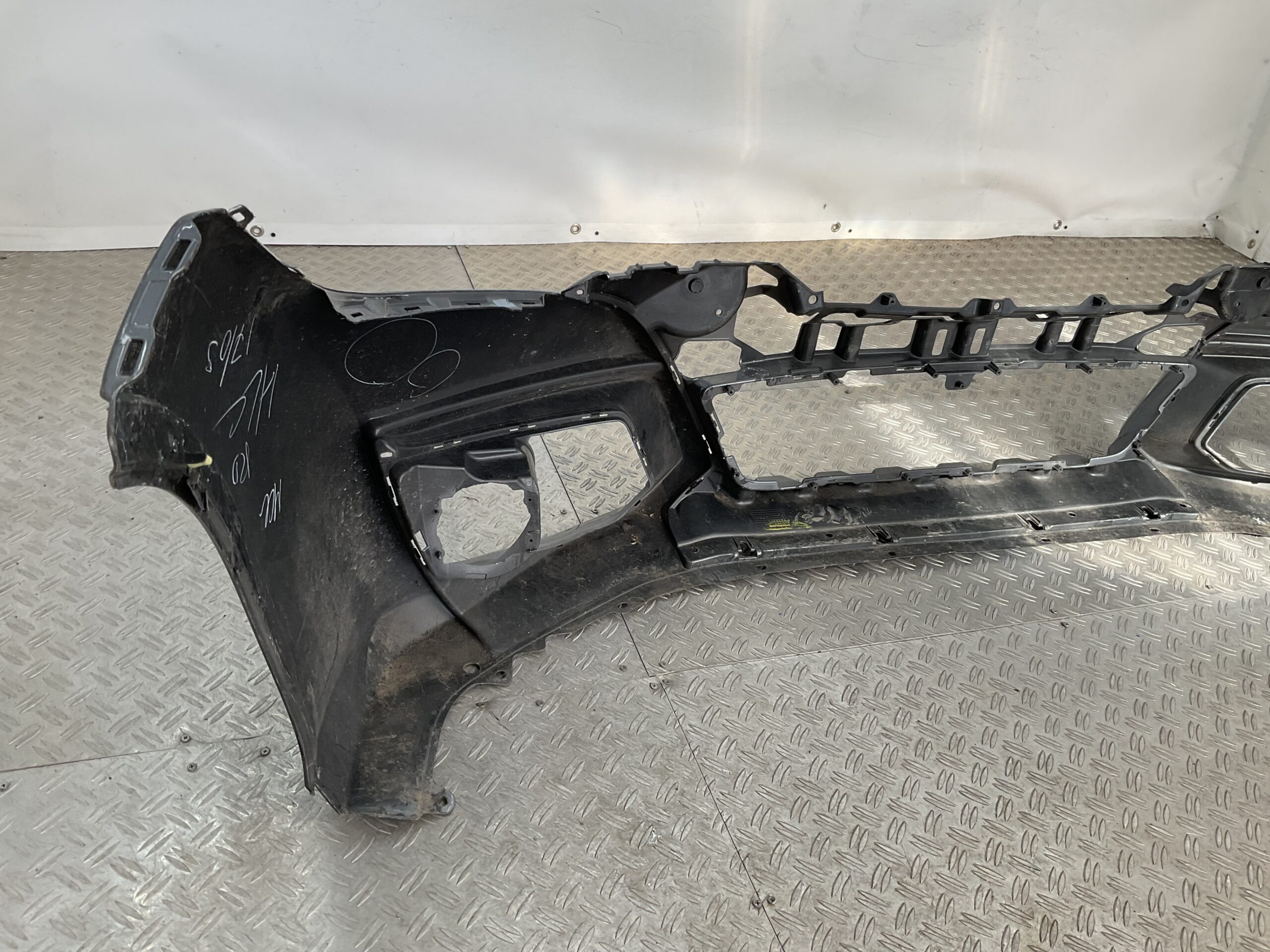 BUMPER Honda Civic 9 2015-2018 71101-TV0-ZY00 VOORBUMPER D10-19194