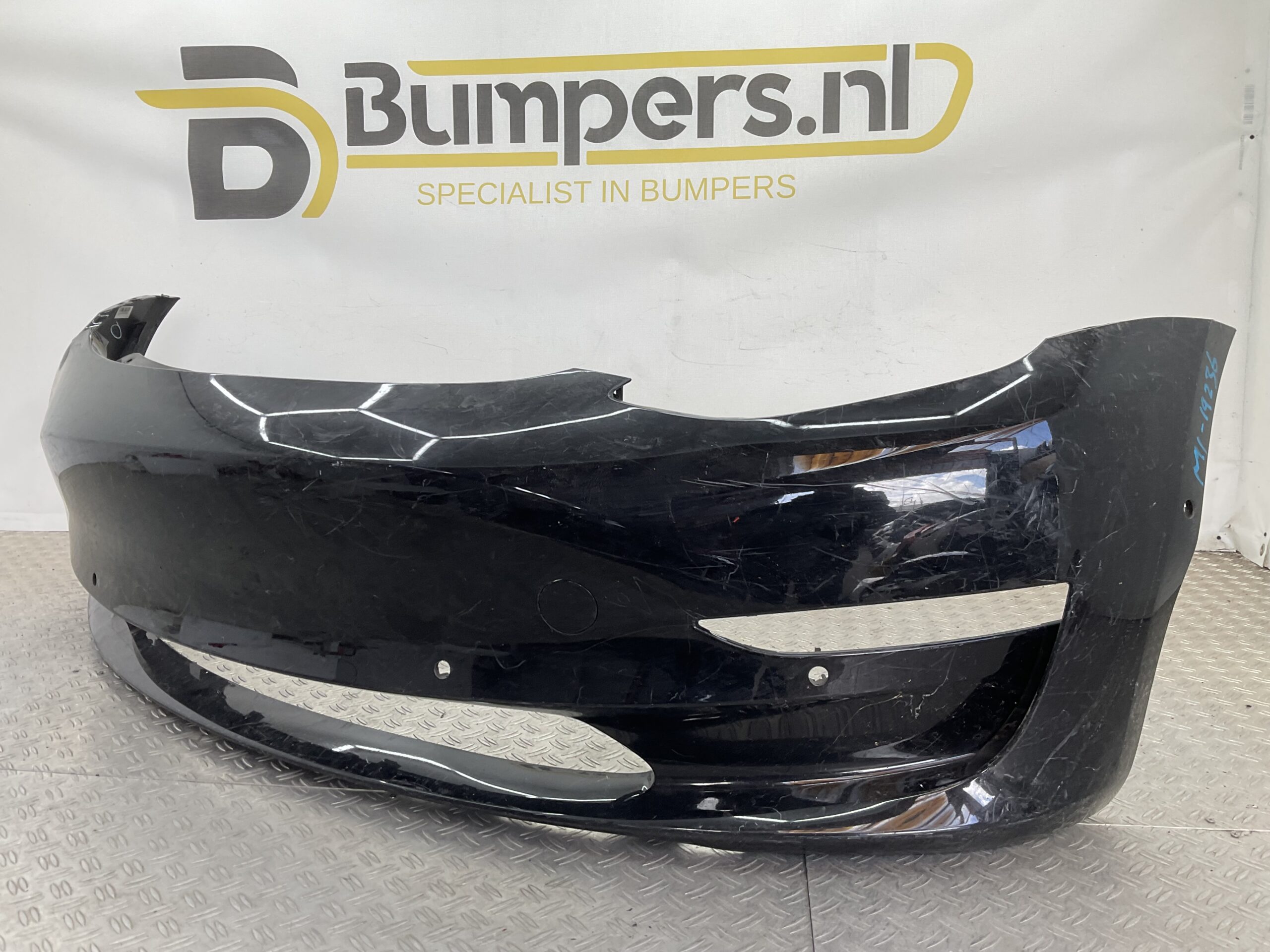 Bumper Tesla Model Y 2020-2024 153704-03-F Voorbumper M1-19236
