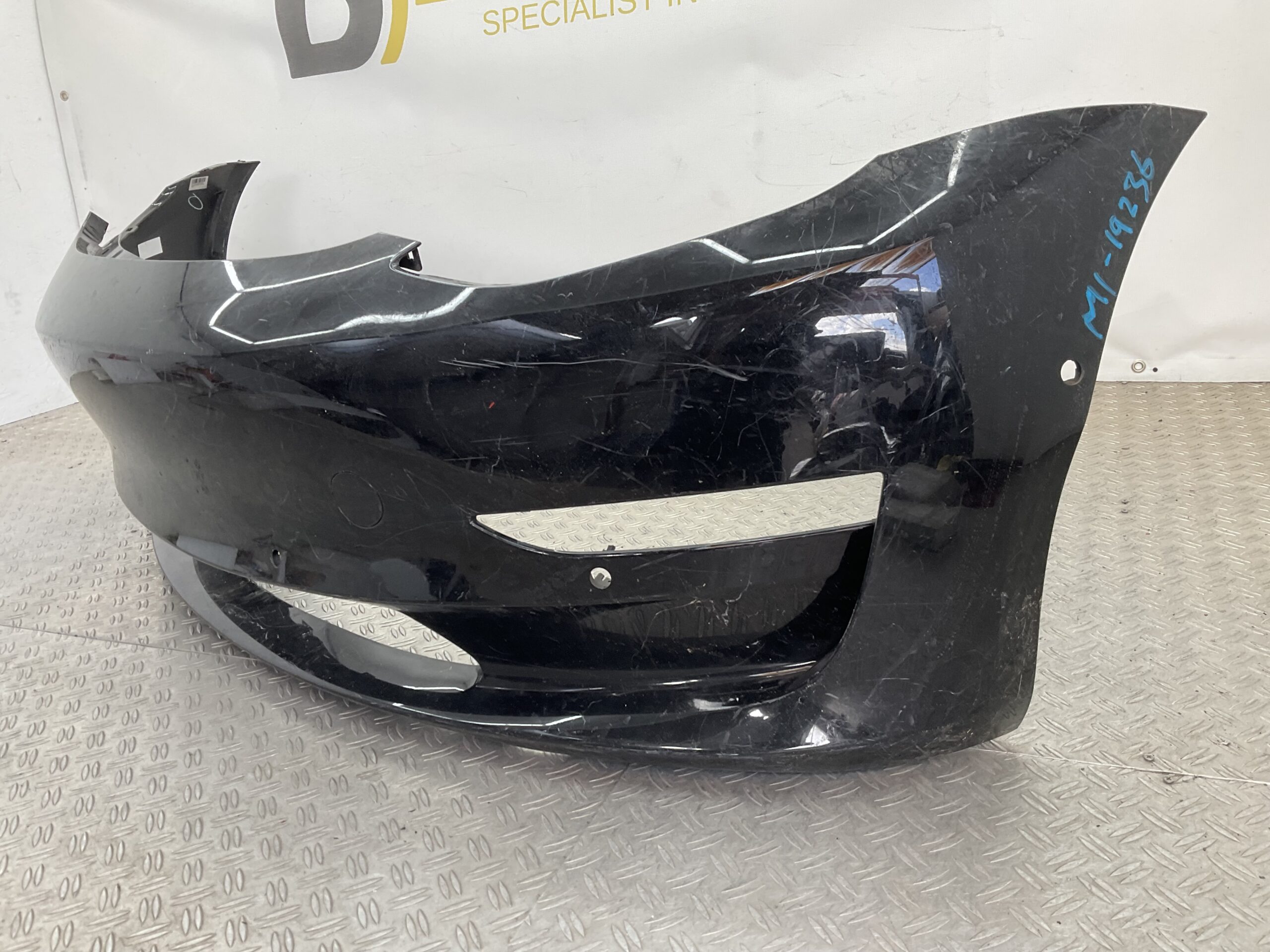 Bumper Tesla Model Y 2020-2024 153704-03-F Voorbumper M1-19236