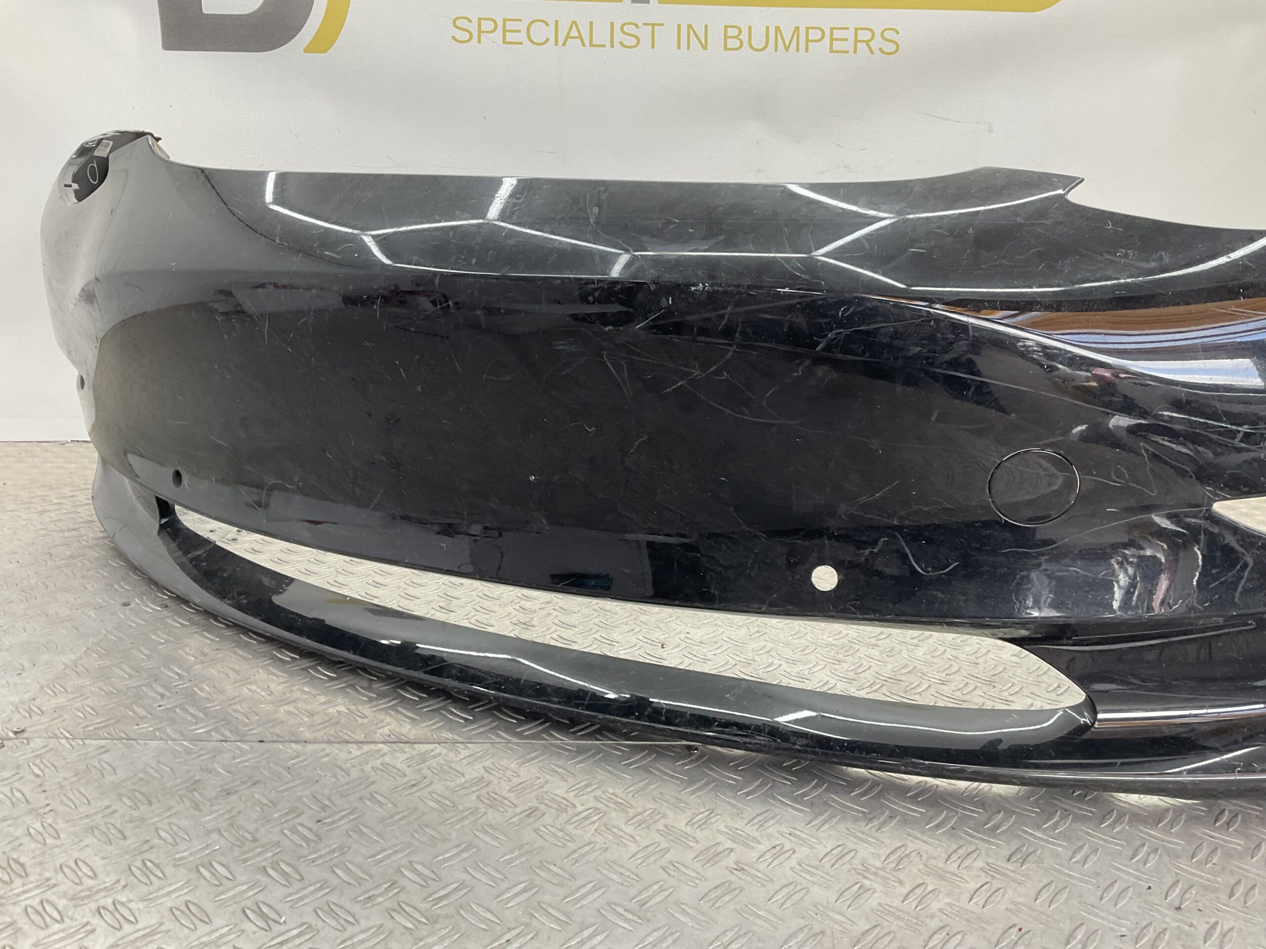 Bumper Tesla Model Y 2020-2024 153704-03-F Voorbumper M1-19236
