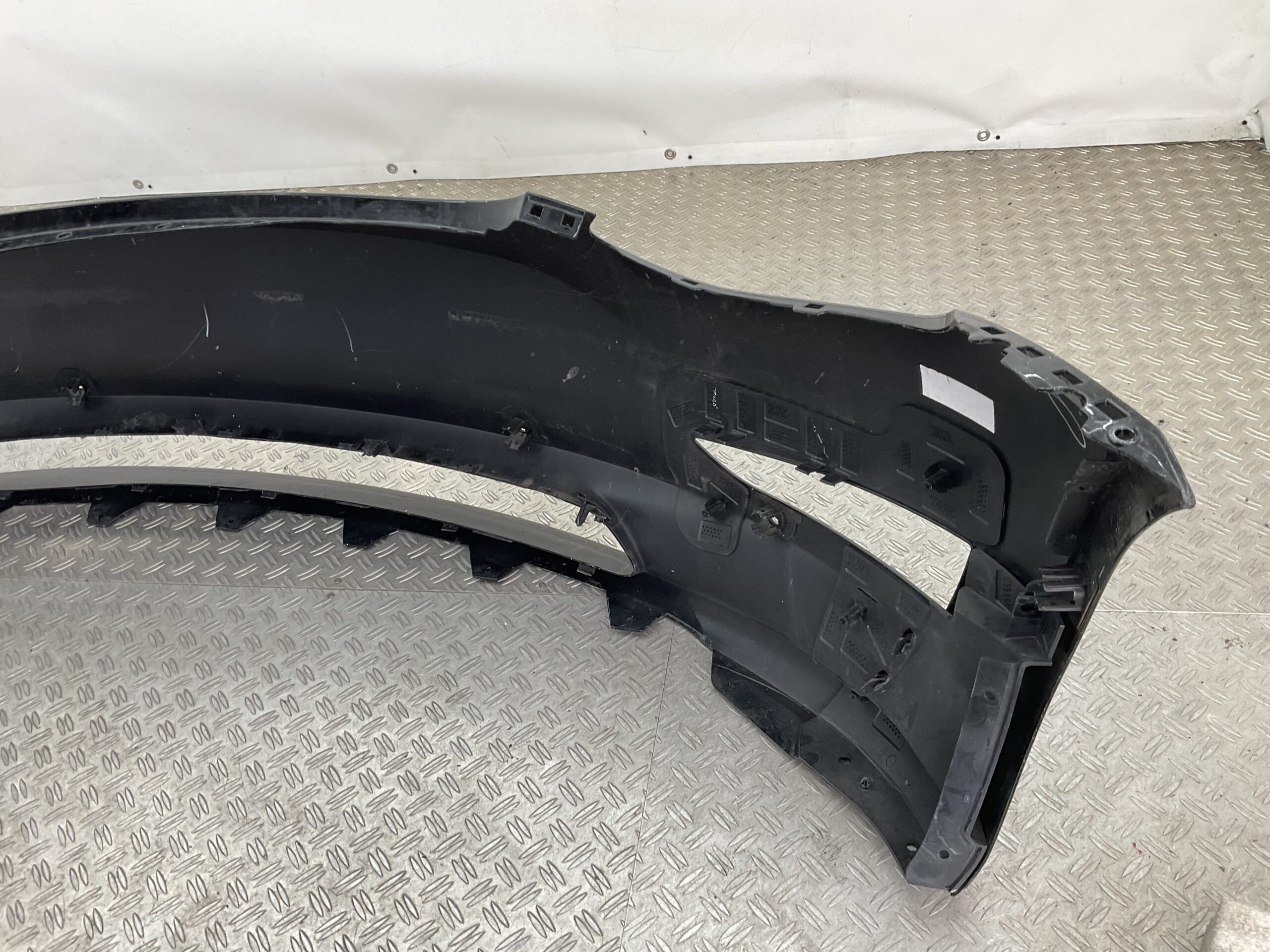 Bumper Tesla Model Y 2020-2024 153704-03-F Voorbumper M1-19236