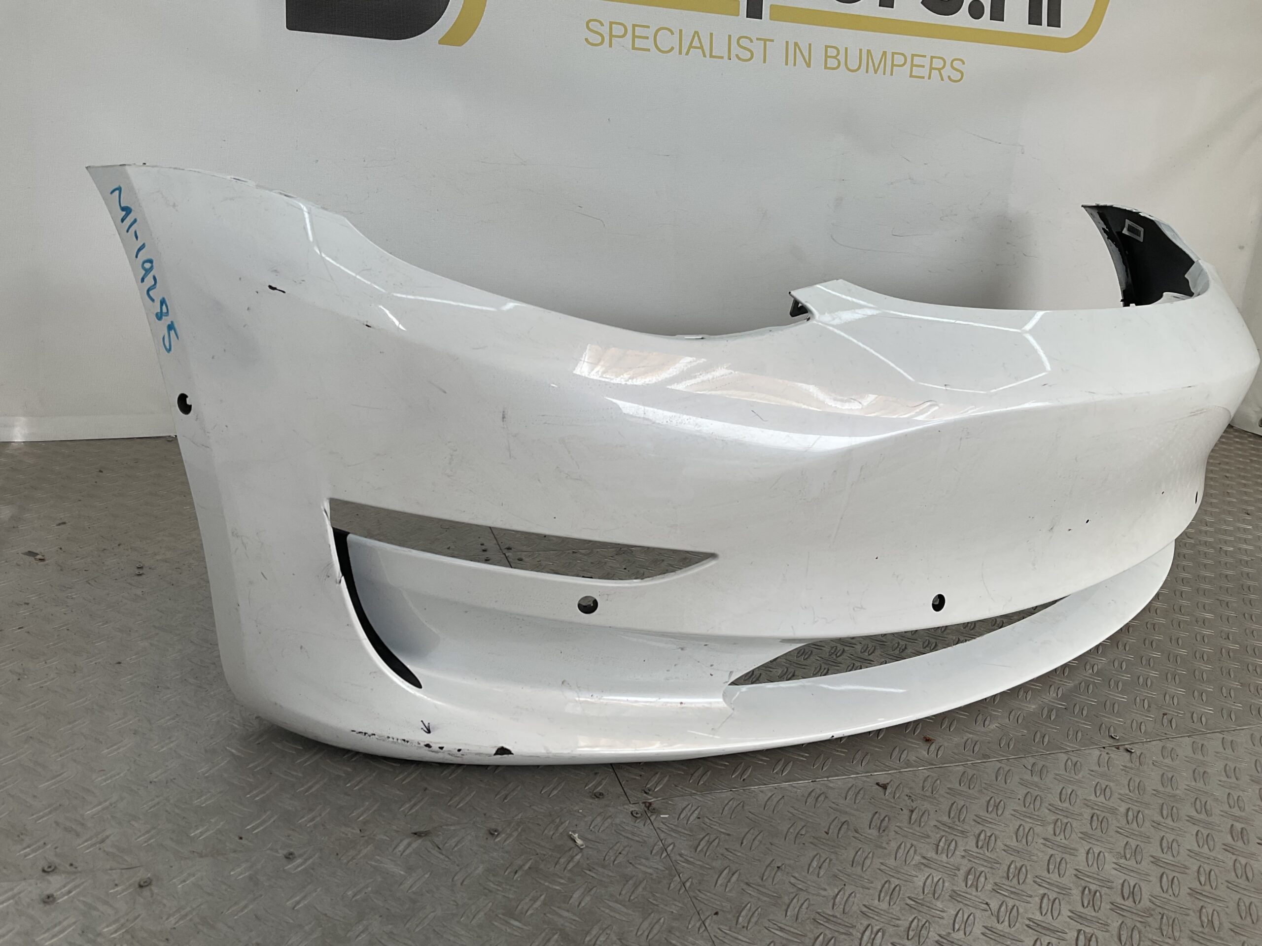 Bumper Tesla Model 3 2017-2024 1084175-00-D Voorbumper M1-19285