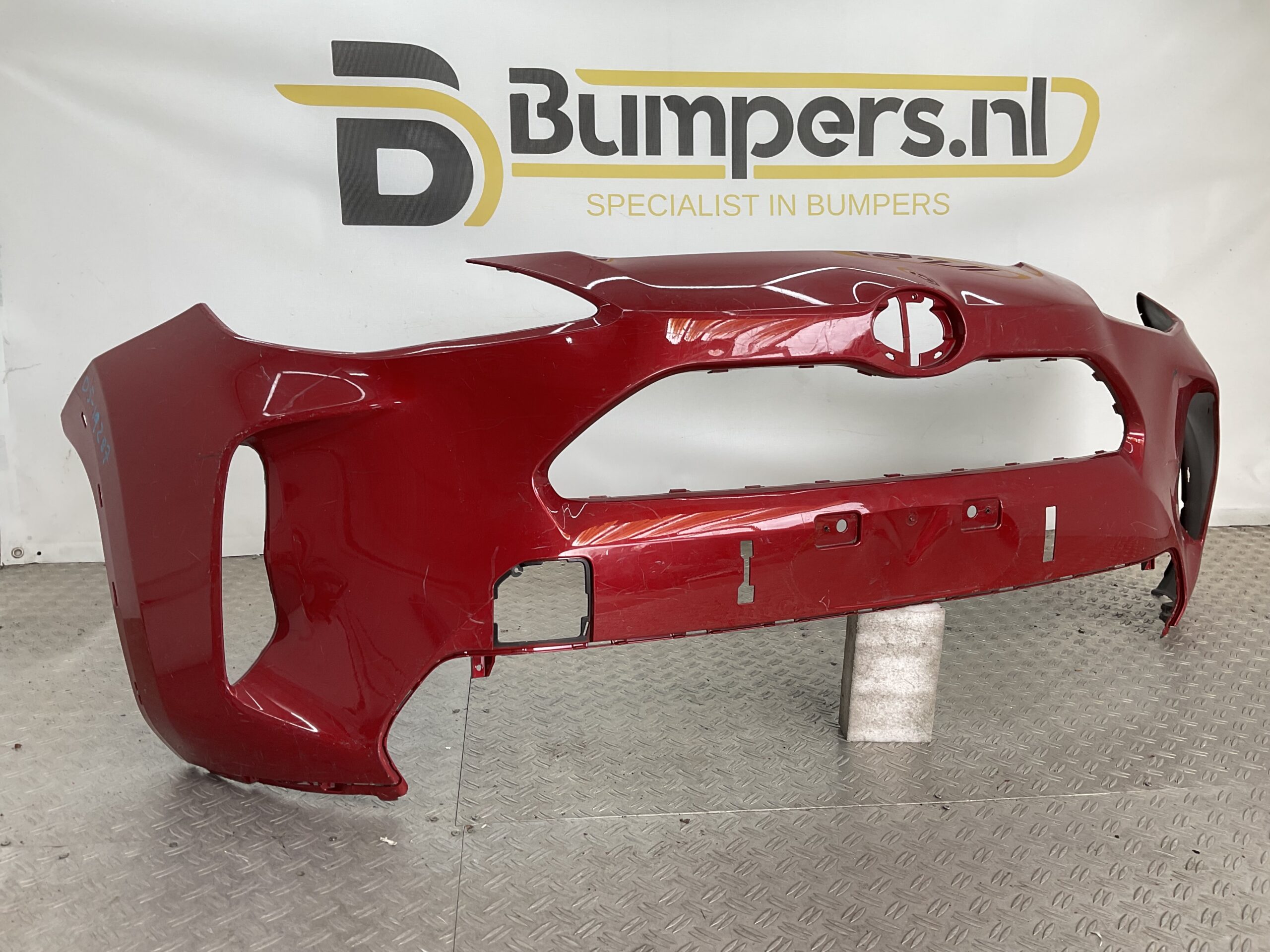 Bumper Toyota Yaris Cross 20-25 52119-0DC20 Voorbumper D5-19287